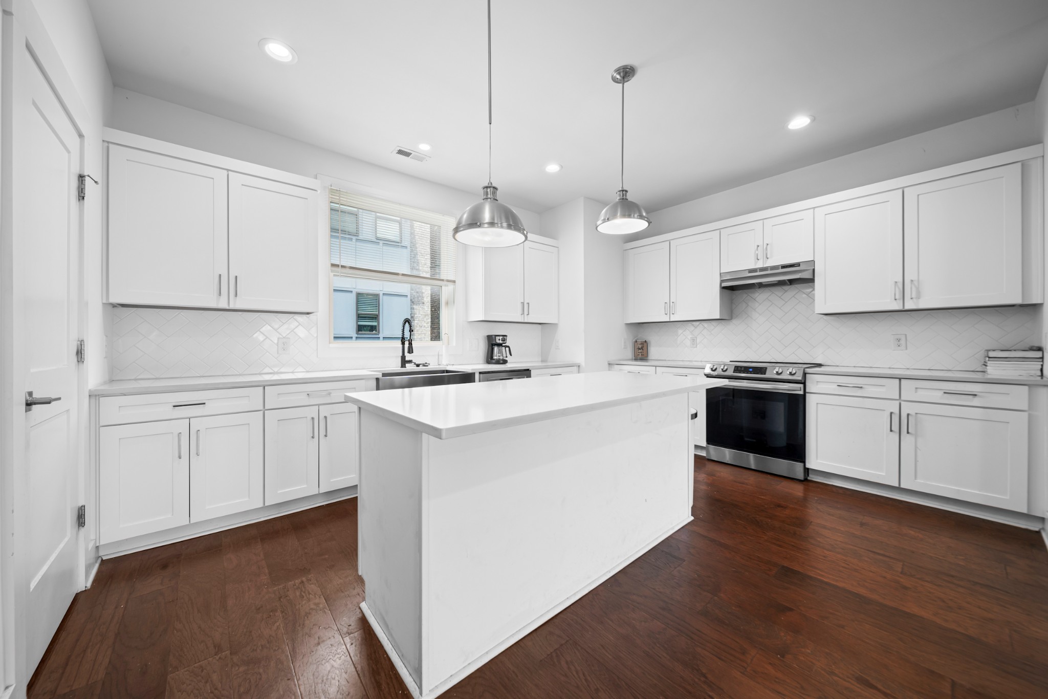 726 Inspiration Blvd Property Photo 3