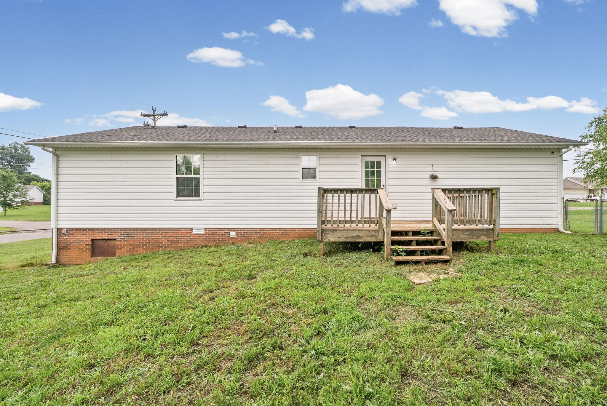 601 Millie Dr Property Photo 23