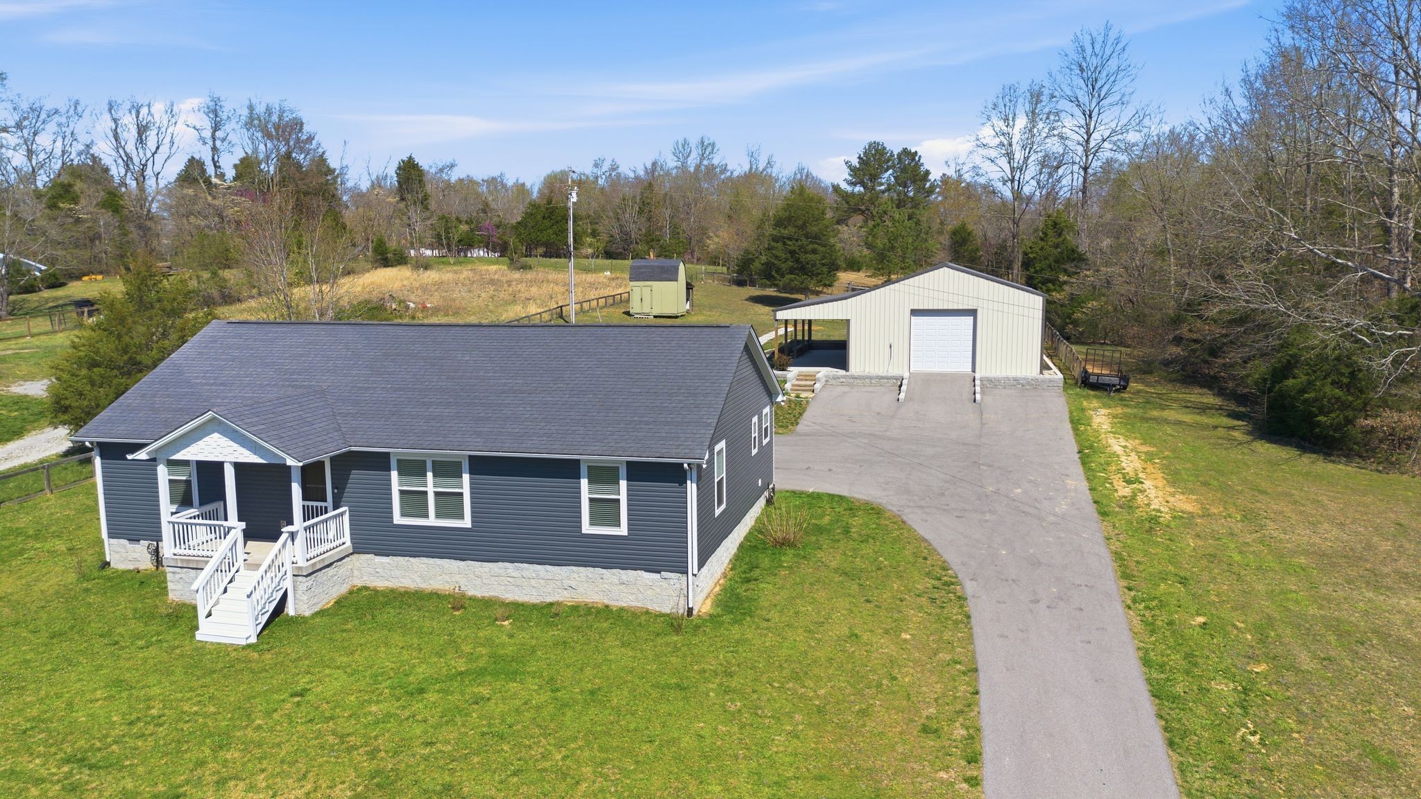 1041 Twin Creek Rd Property Photo 1