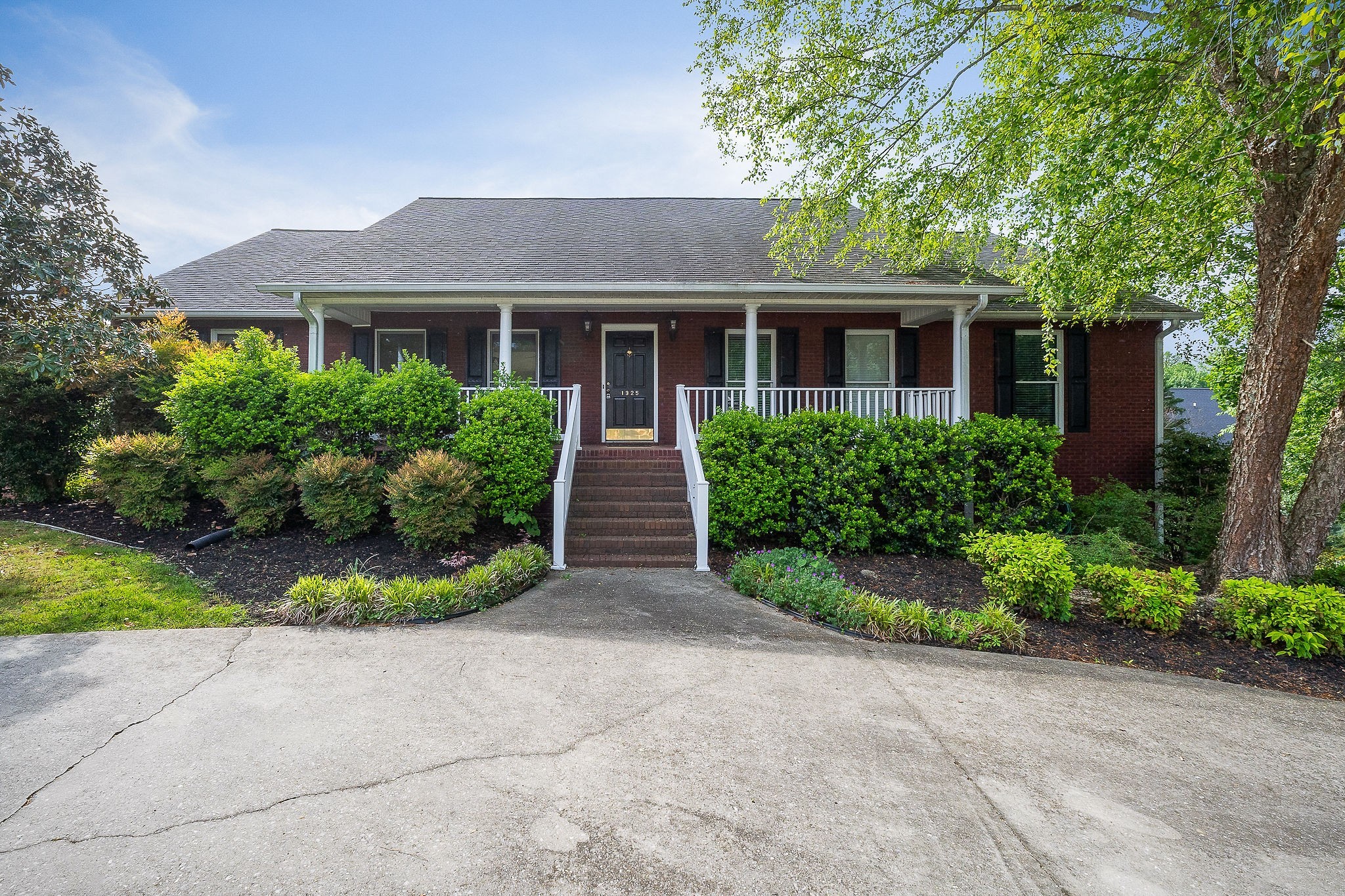 1325 Bridle Path