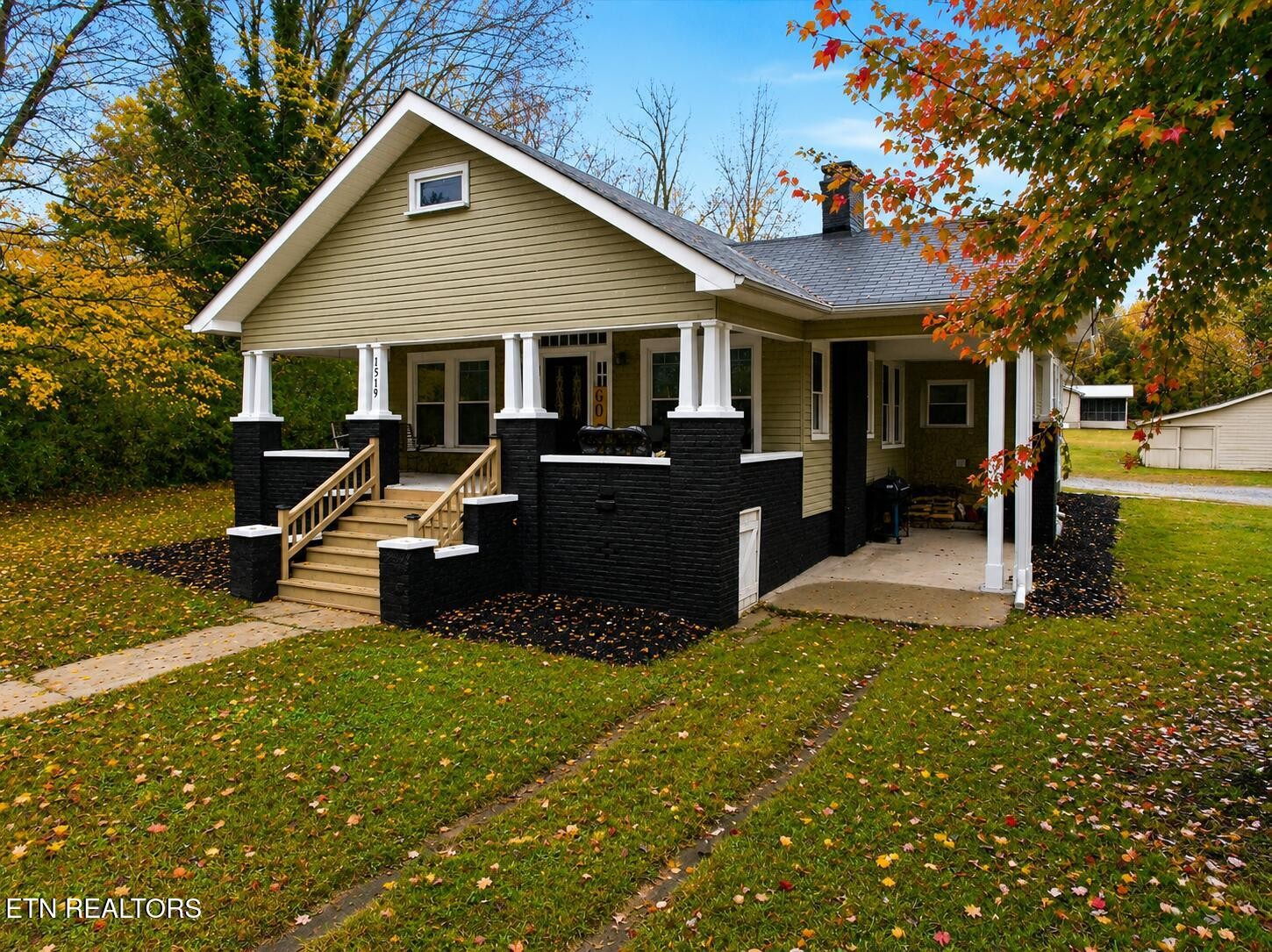 1519 W Madison Ave Property Photo 3