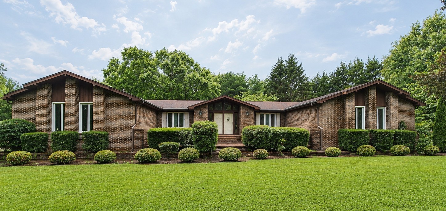 615 Lakeview Way Property Photo 1