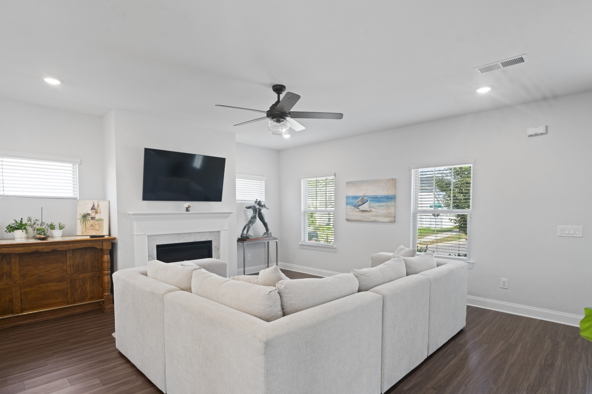 3562 Four Leaf Way Property Photo 5