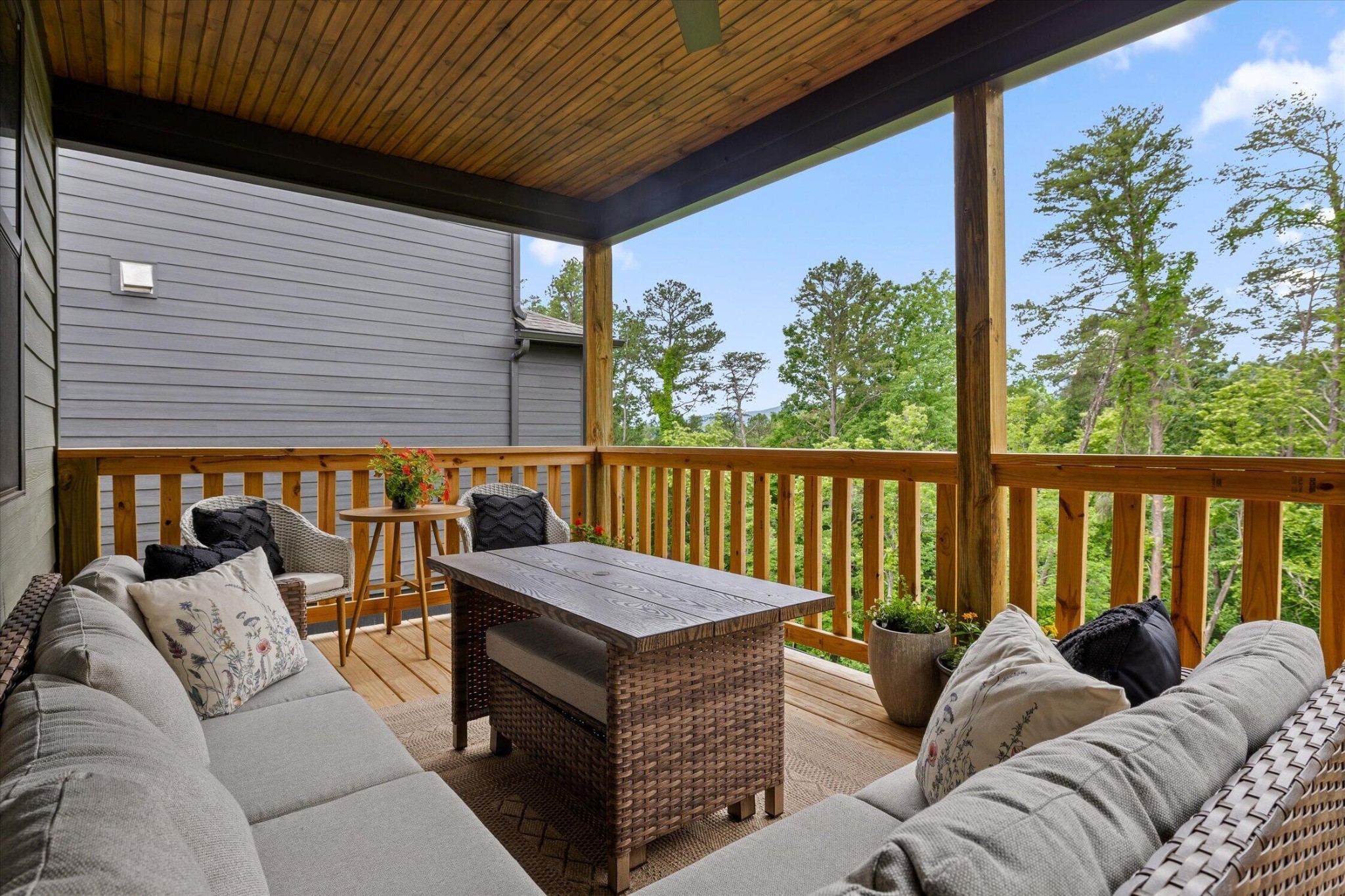 993 Cityscape View Property Photo 4