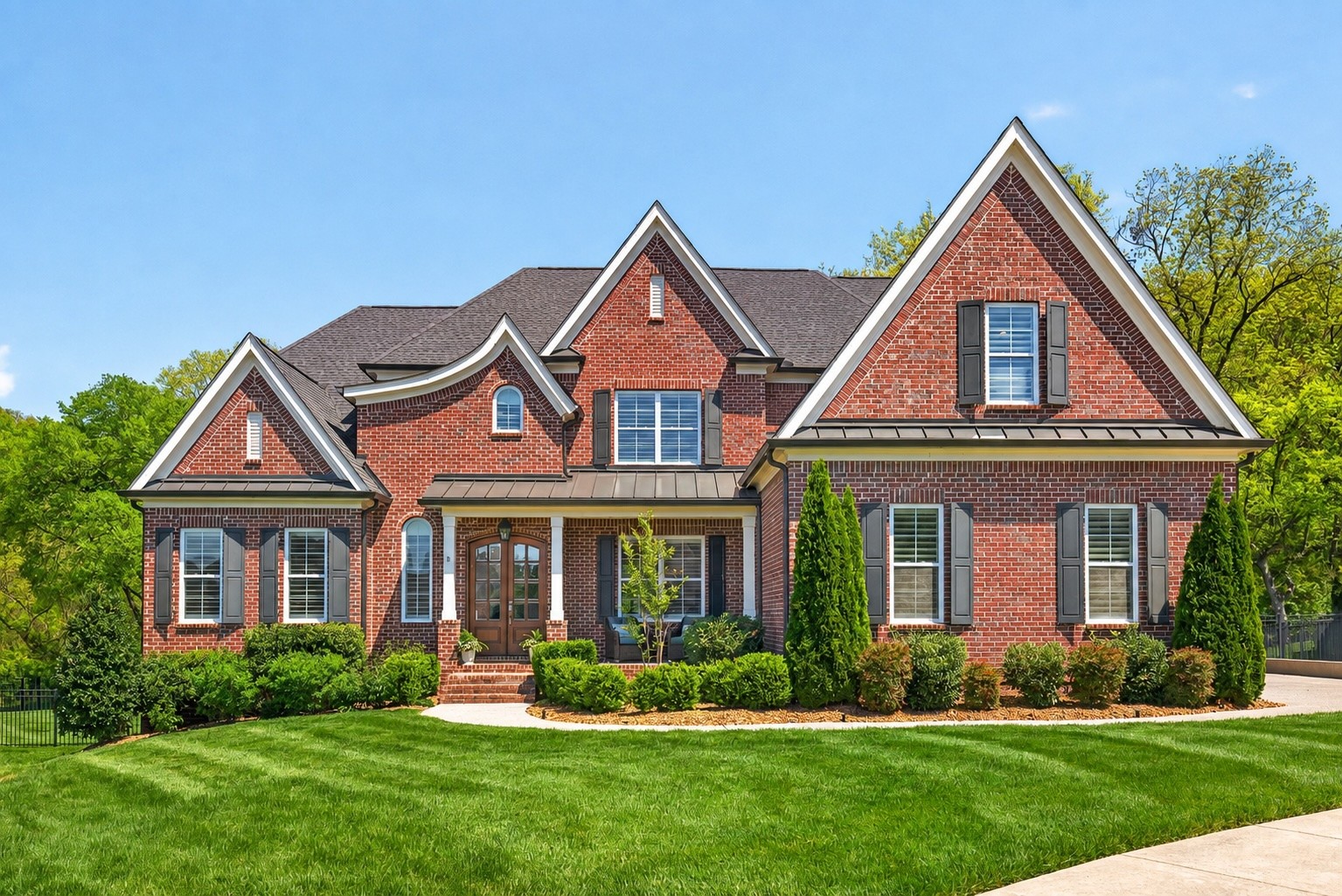 2708 Eglington Ter