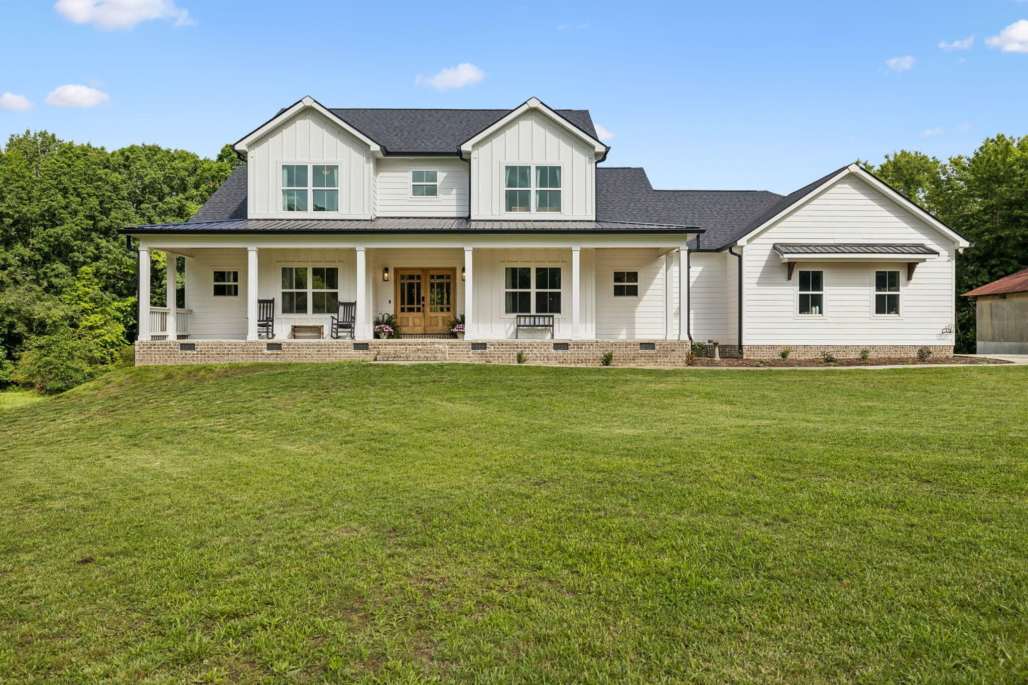 6949 Sawyer Road Property Photo 1