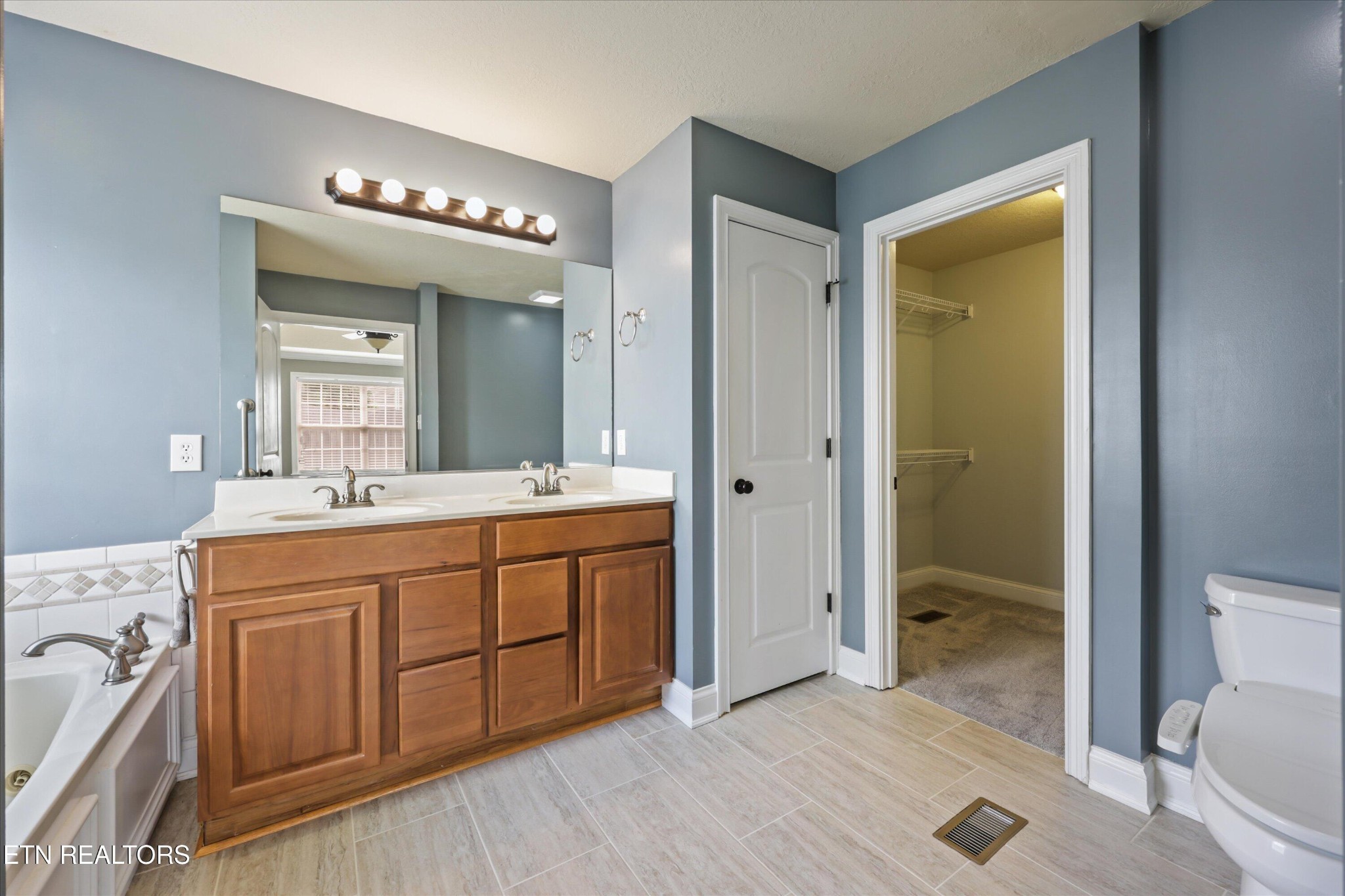 118 Cornerstone Circle Property Photo 24