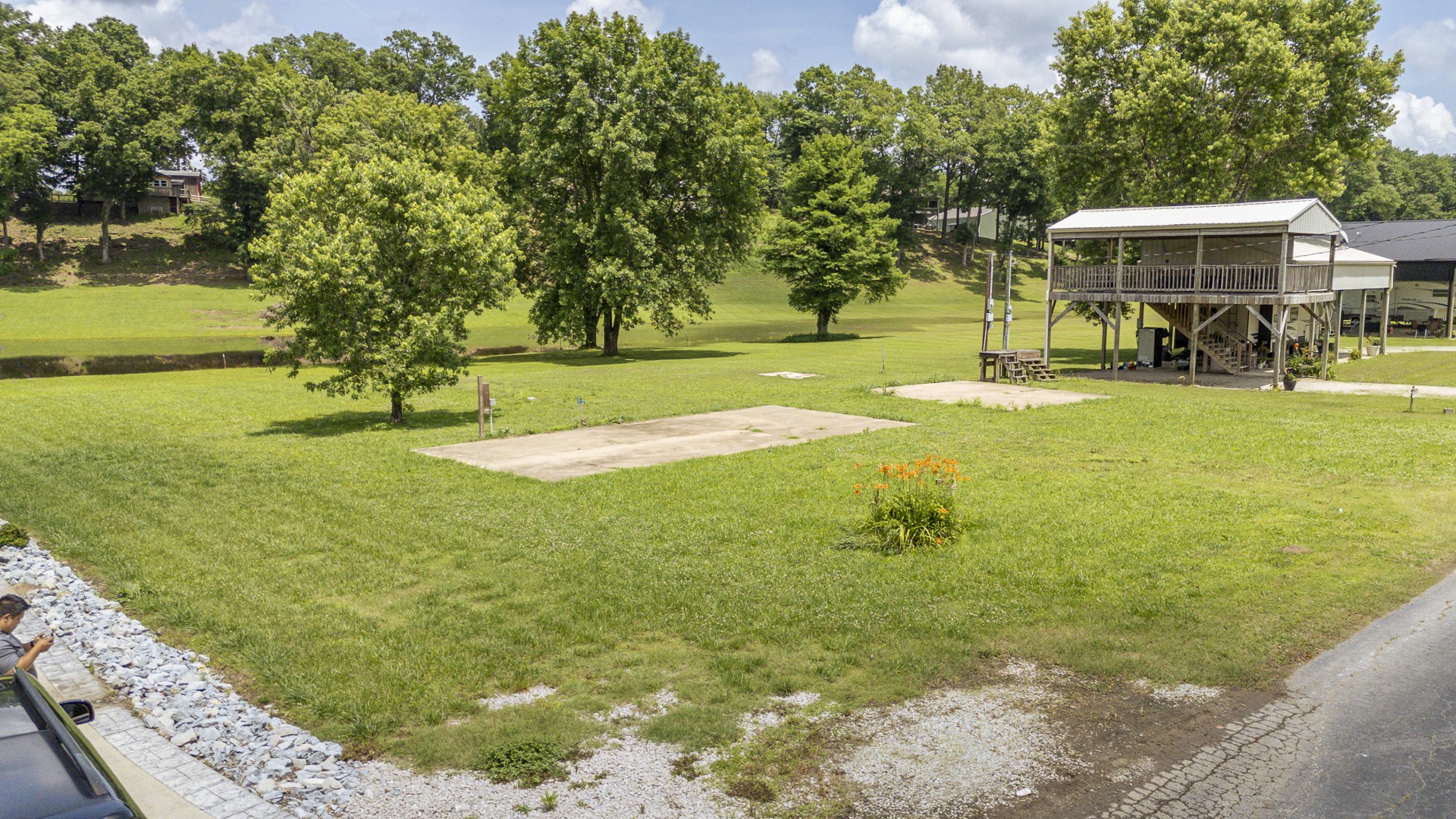 694 River Rd Property Photo 1