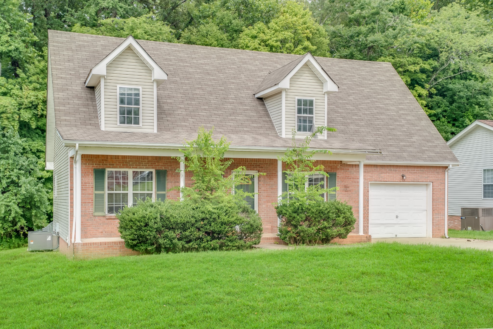 389 Brook Mead Dr Property Photo 1