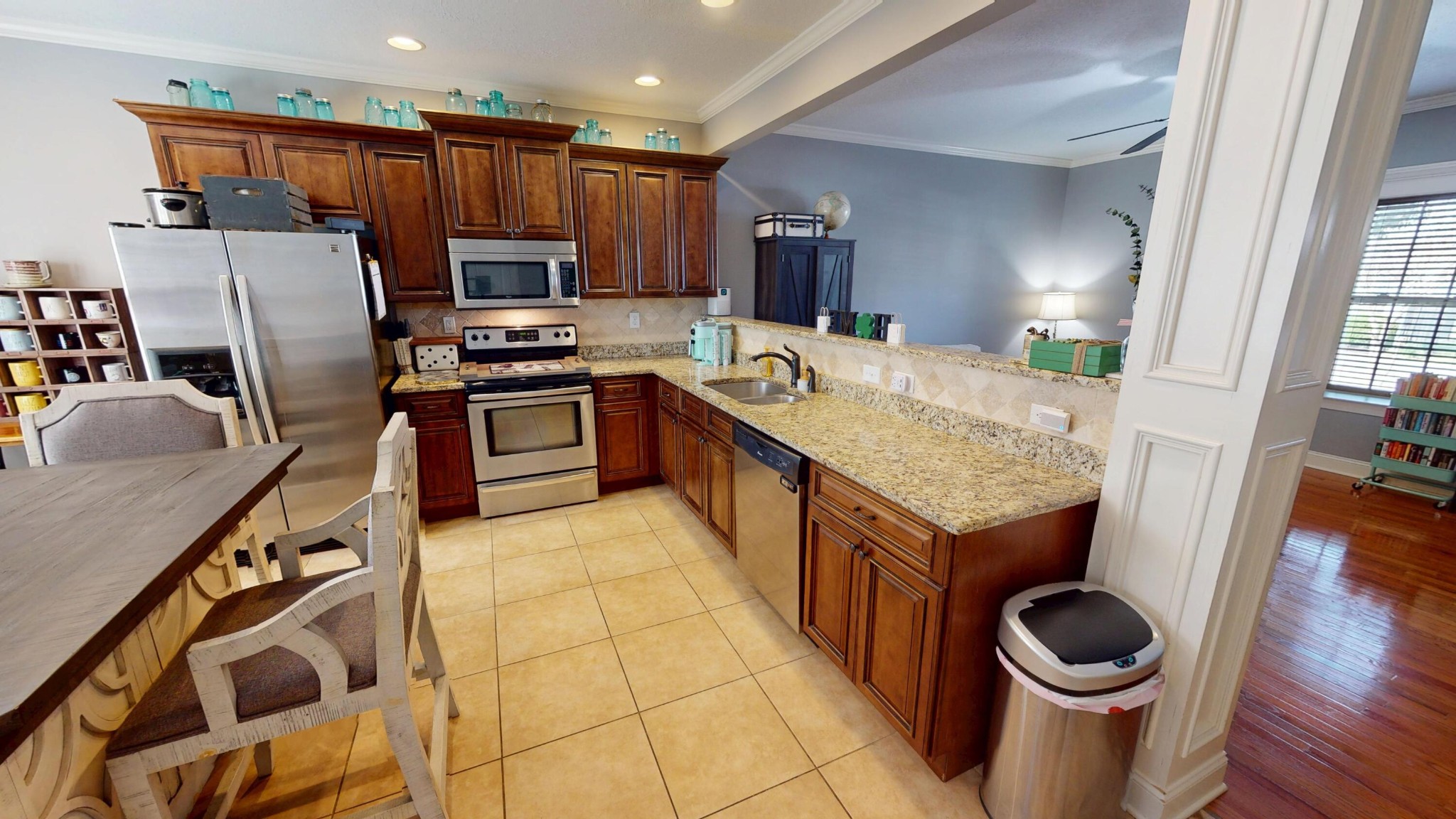 1223 Angie Lane, Ne Property Photo 6