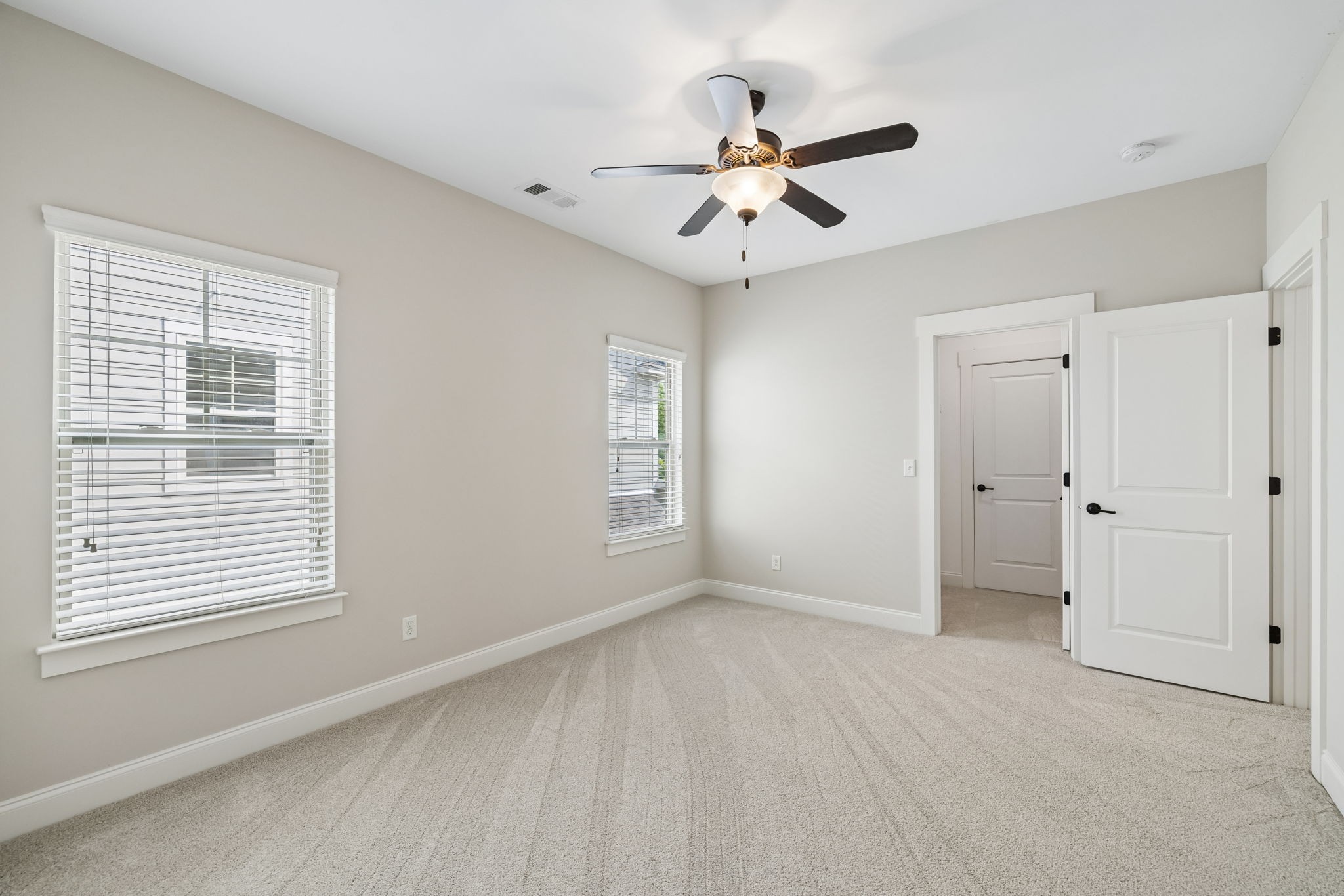 2764 Americus Dr Property Photo 36
