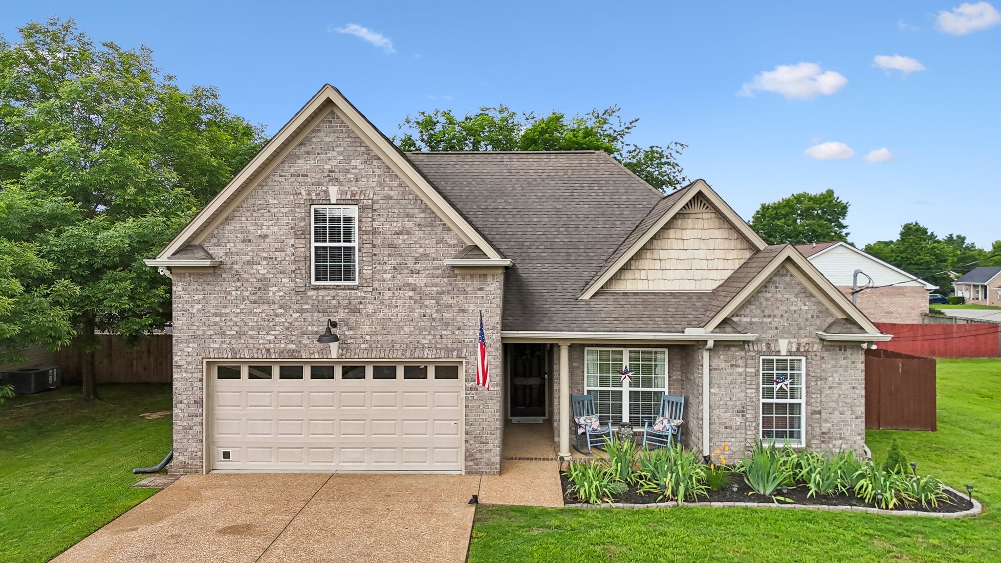 1322 Knoll Ln