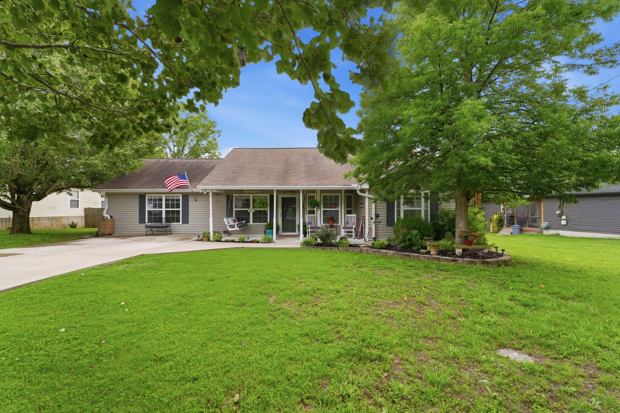 337 Lake Forest Dr