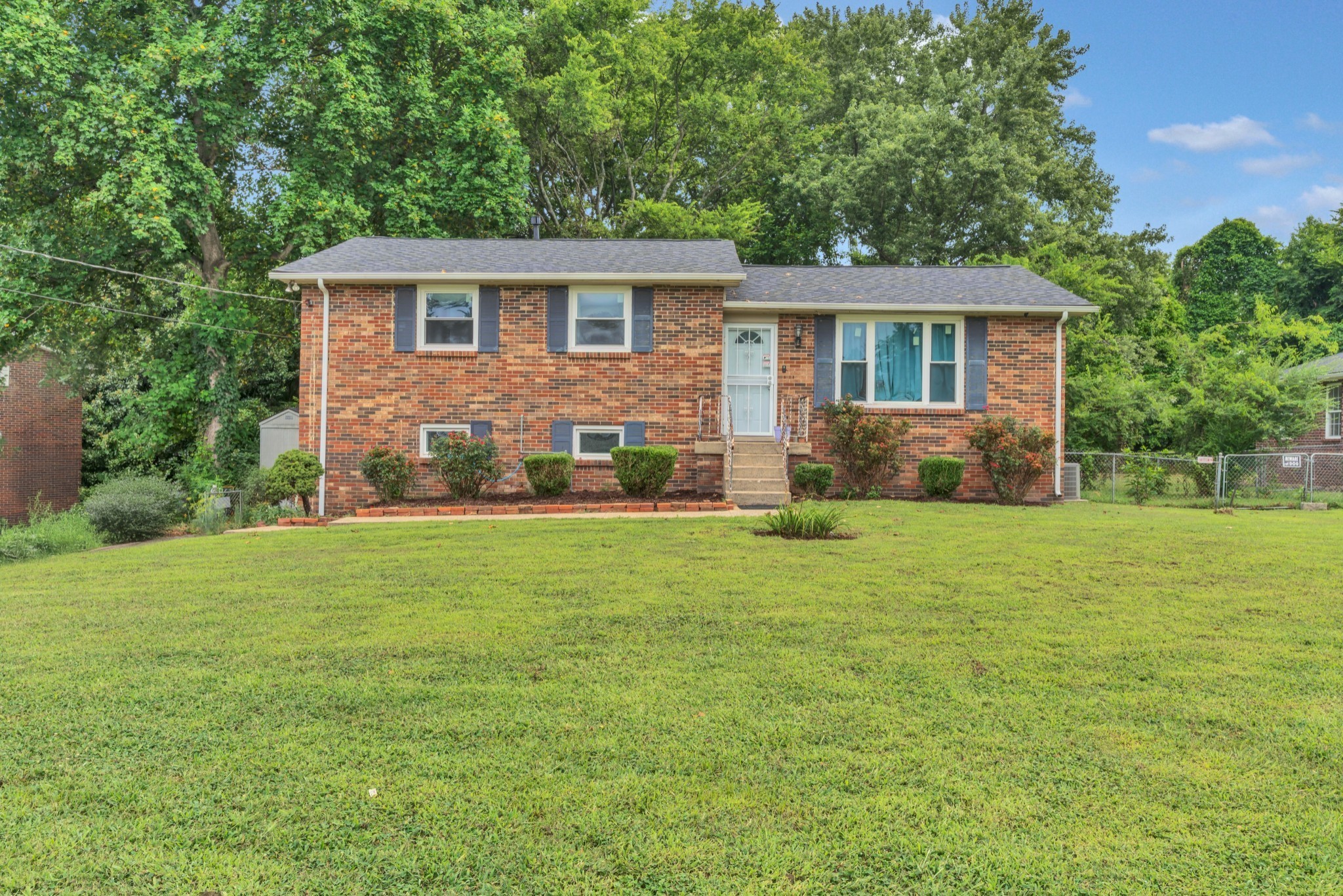 417 Harwell Dr Property Photo 1