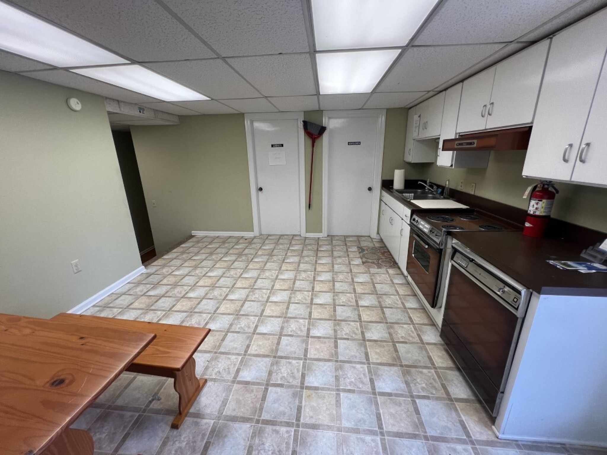 105 N Maple St Property Photo 4