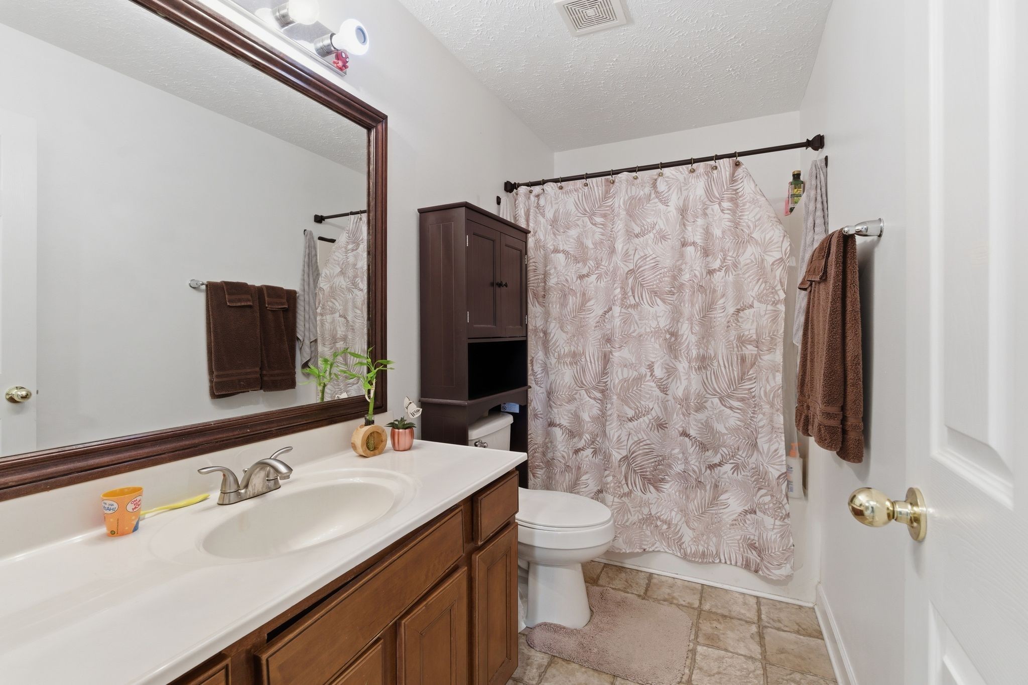 8008 Streamside Dr Property Photo 20