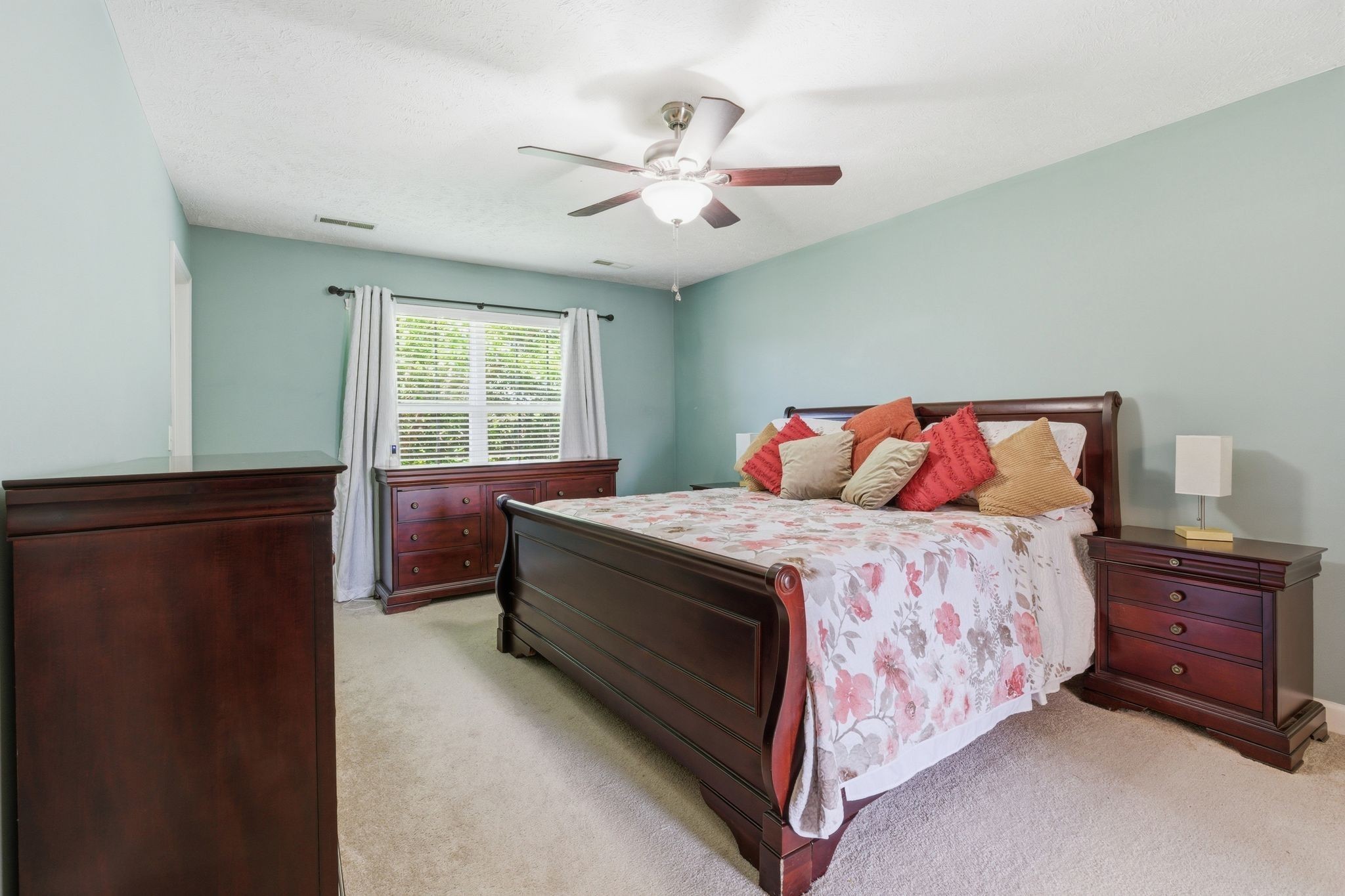 8008 Streamside Dr Property Photo 23