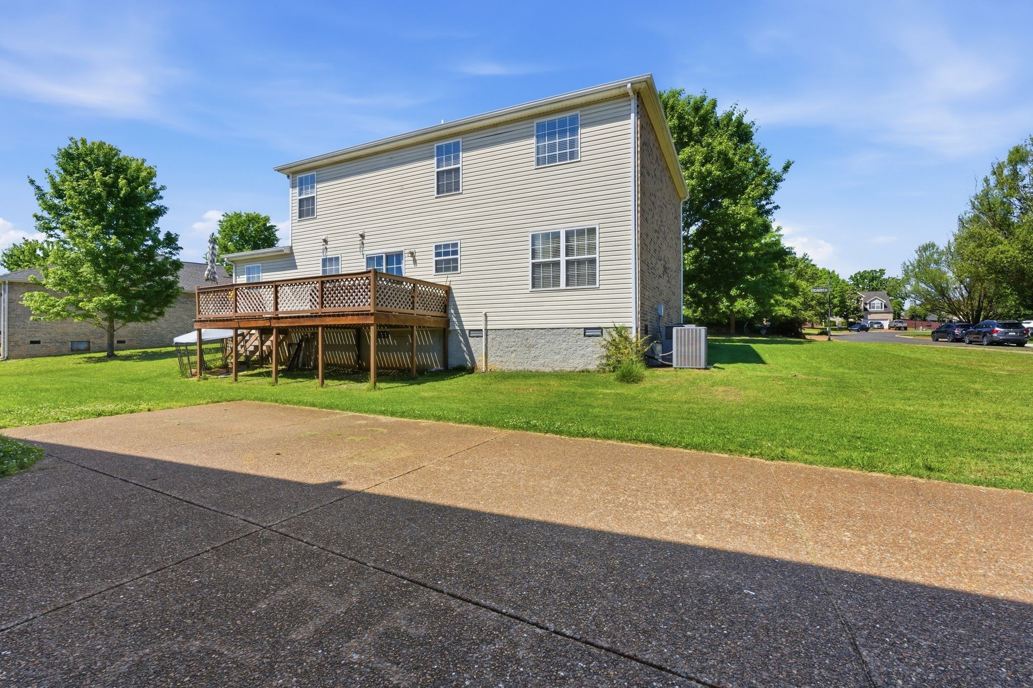 8008 Streamside Dr Property Photo 31