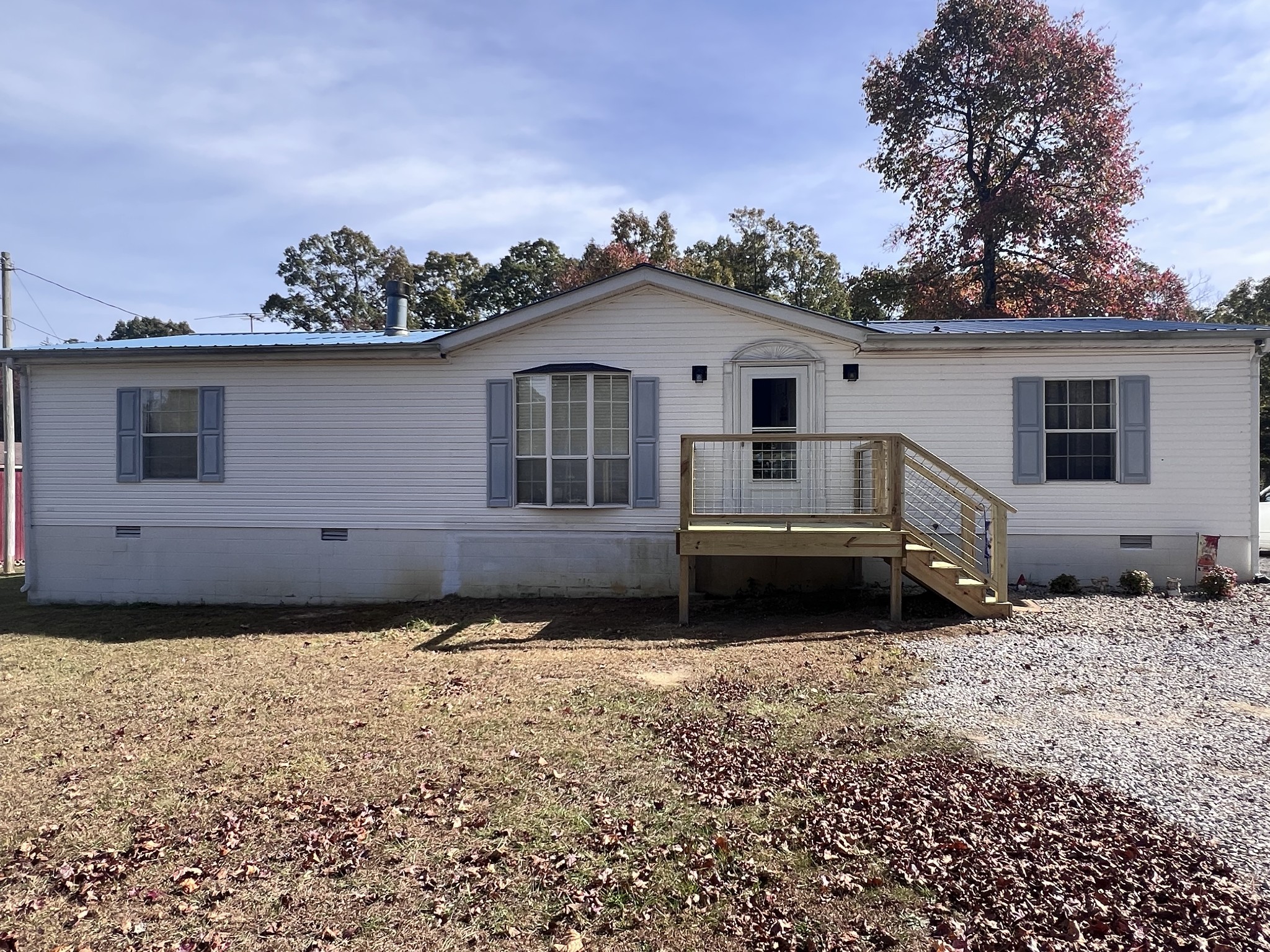 100 Treeline Ct Property Photo 2