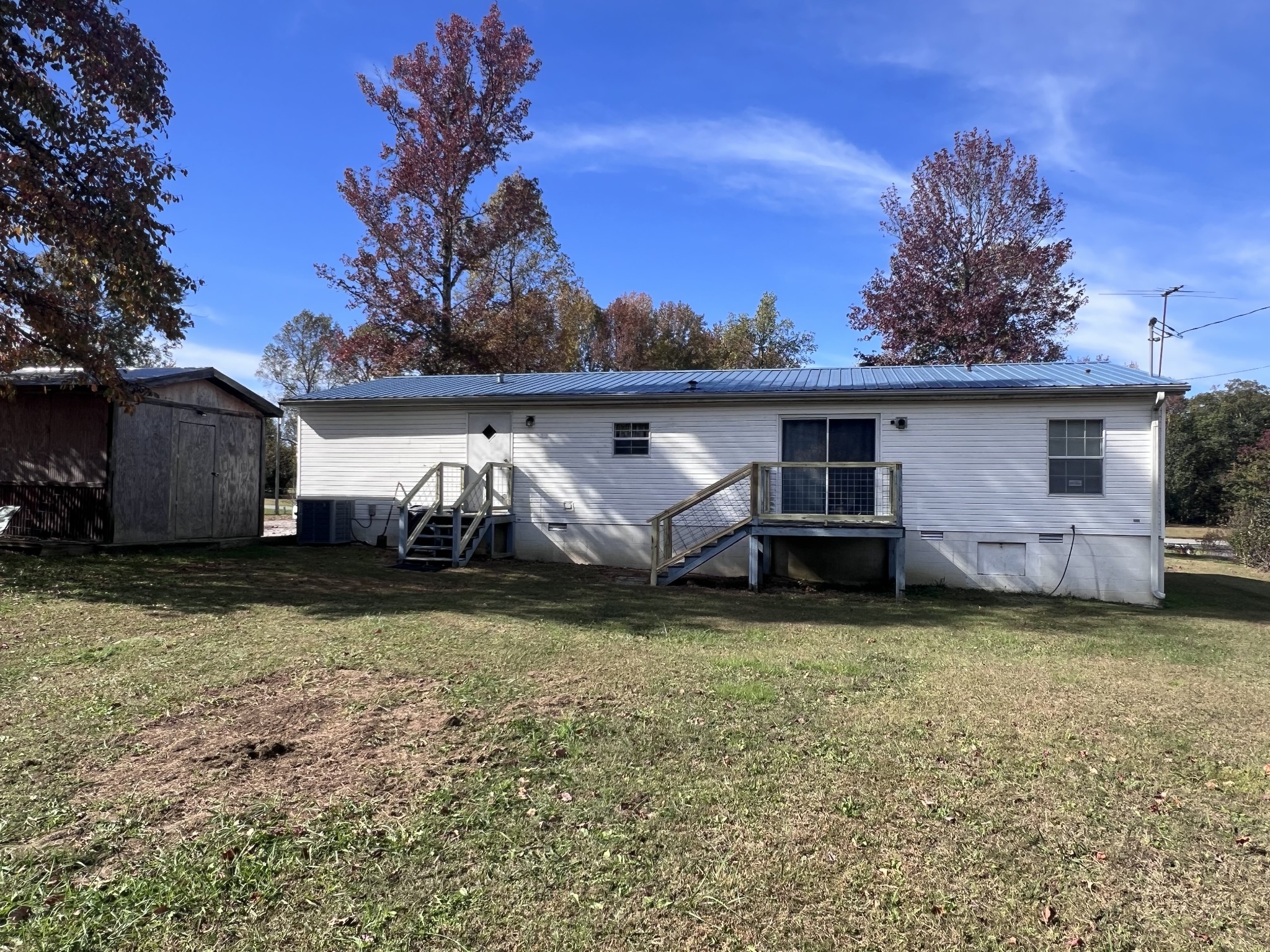 100 Treeline Ct Property Photo 4