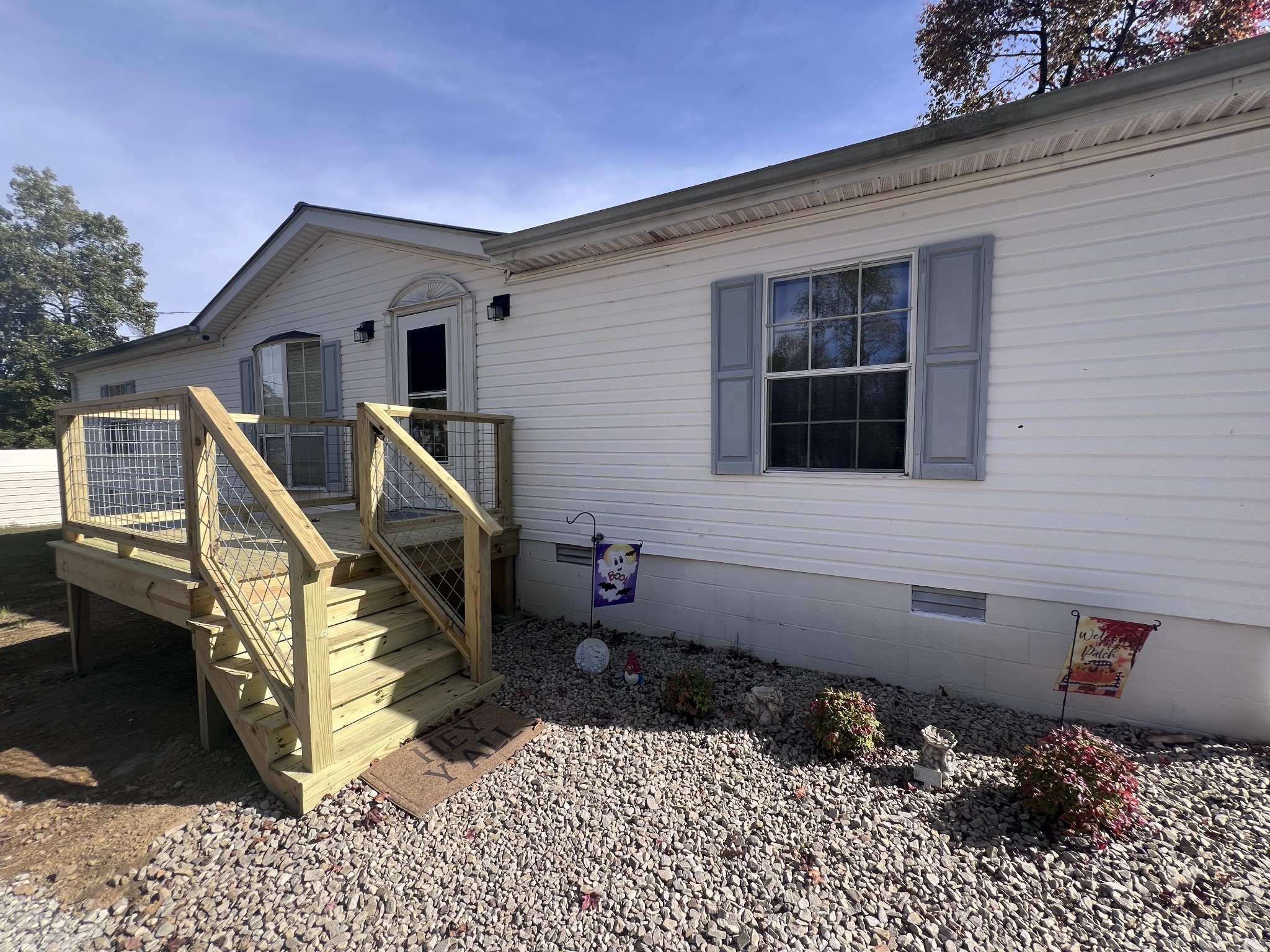 100 Treeline Ct Property Photo 7