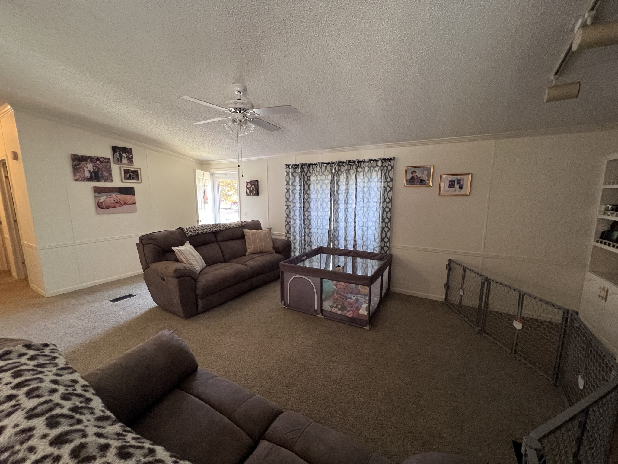 100 Treeline Ct Property Photo 14