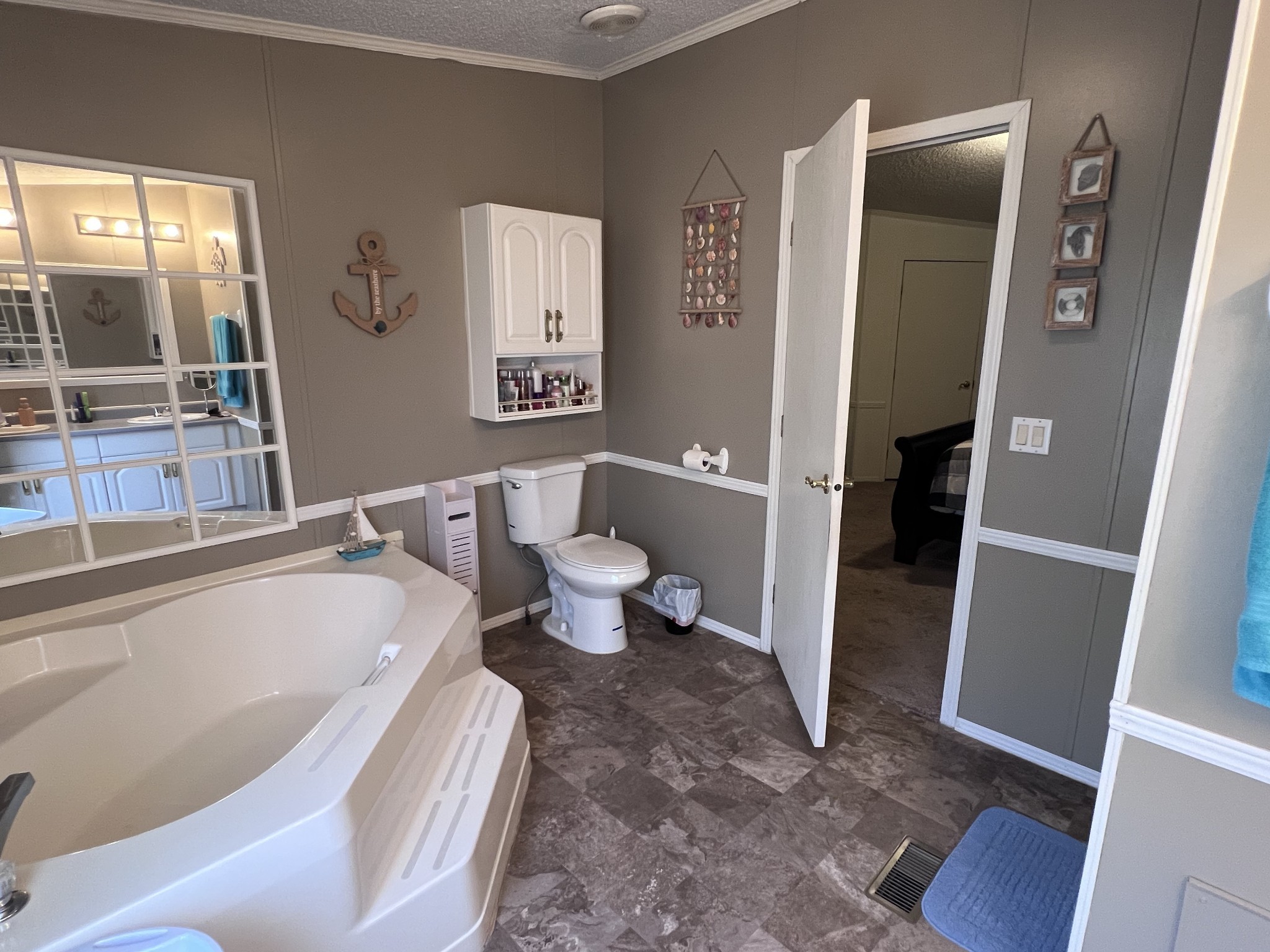 100 Treeline Ct Property Photo 29