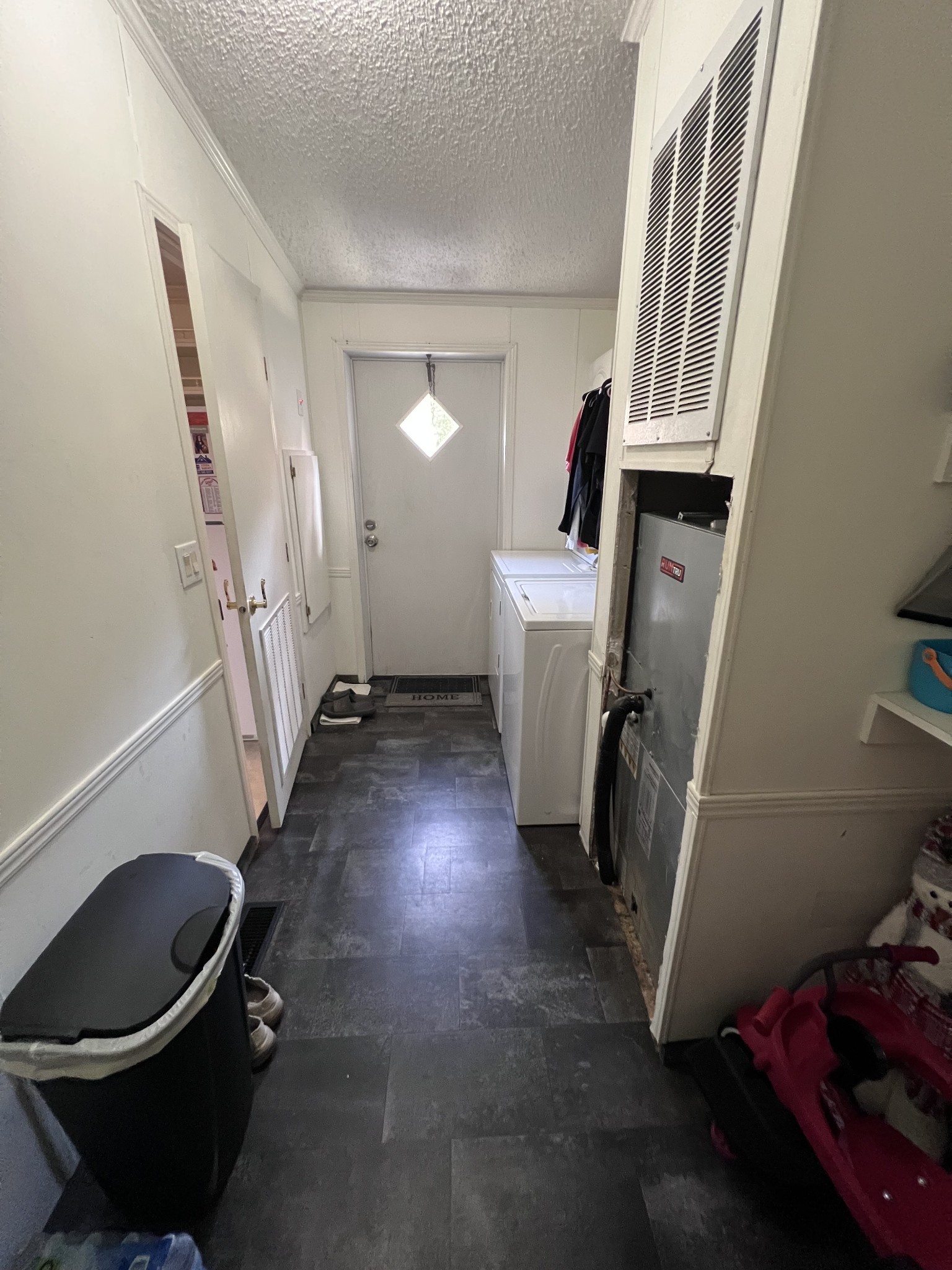 100 Treeline Ct Property Photo 37