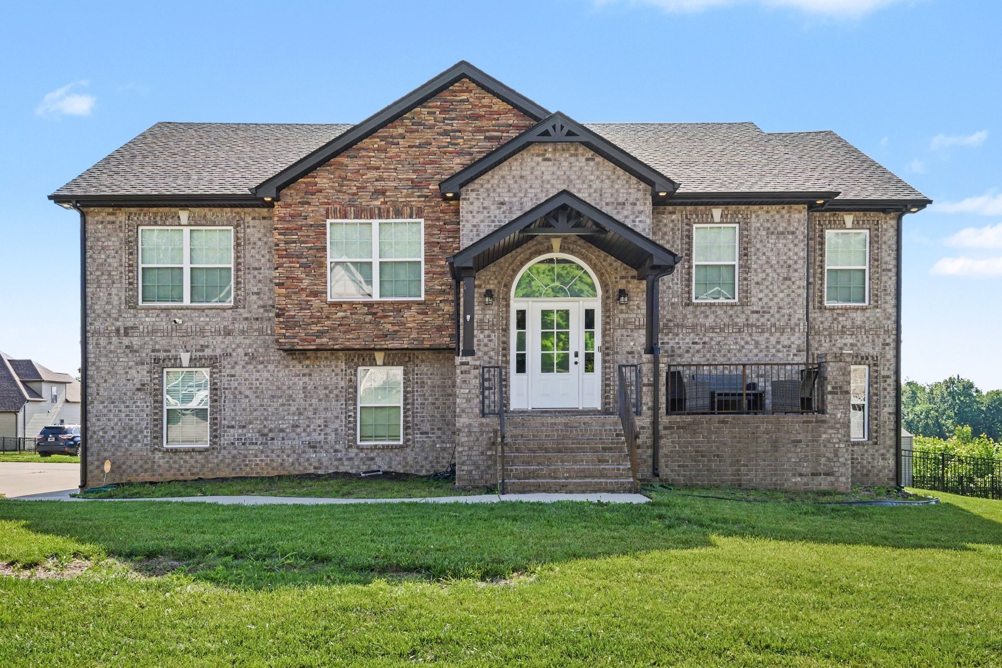 529 Cresthaven Ln