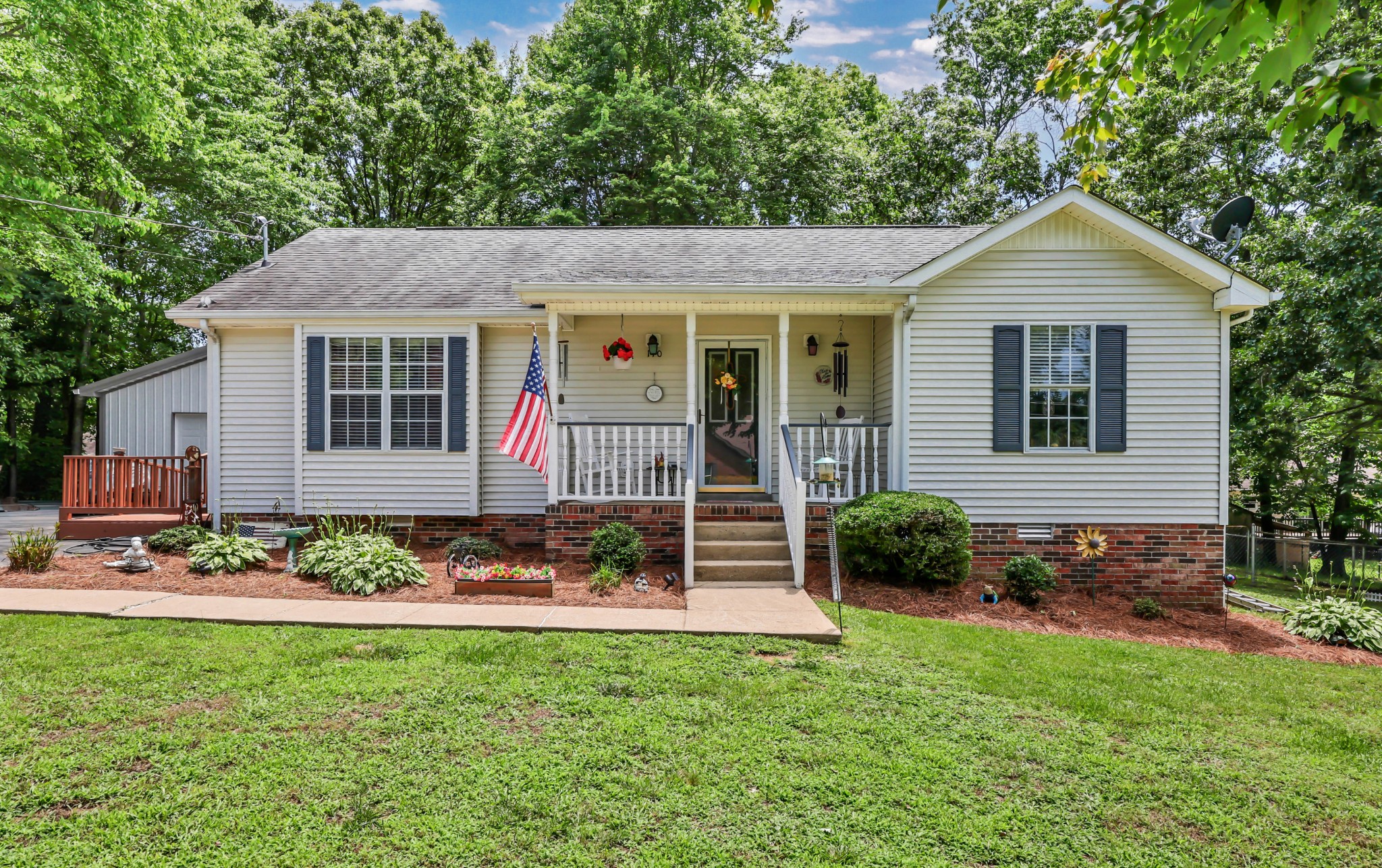 110 Acorn Dr