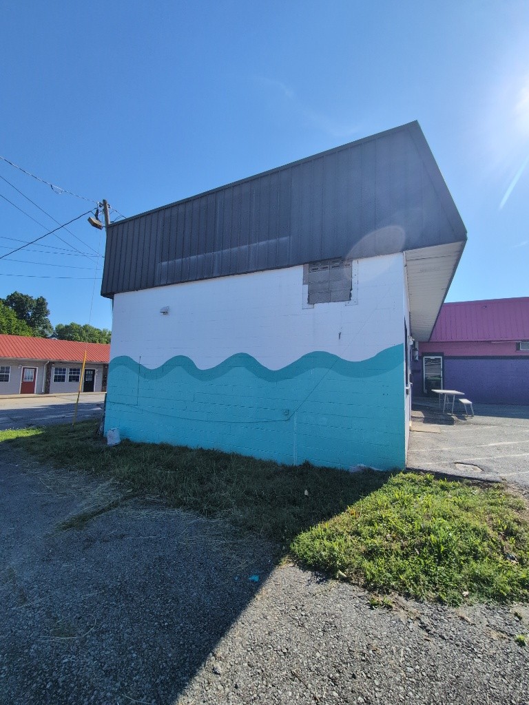 110 Tiny Town Rd Property Photo 2