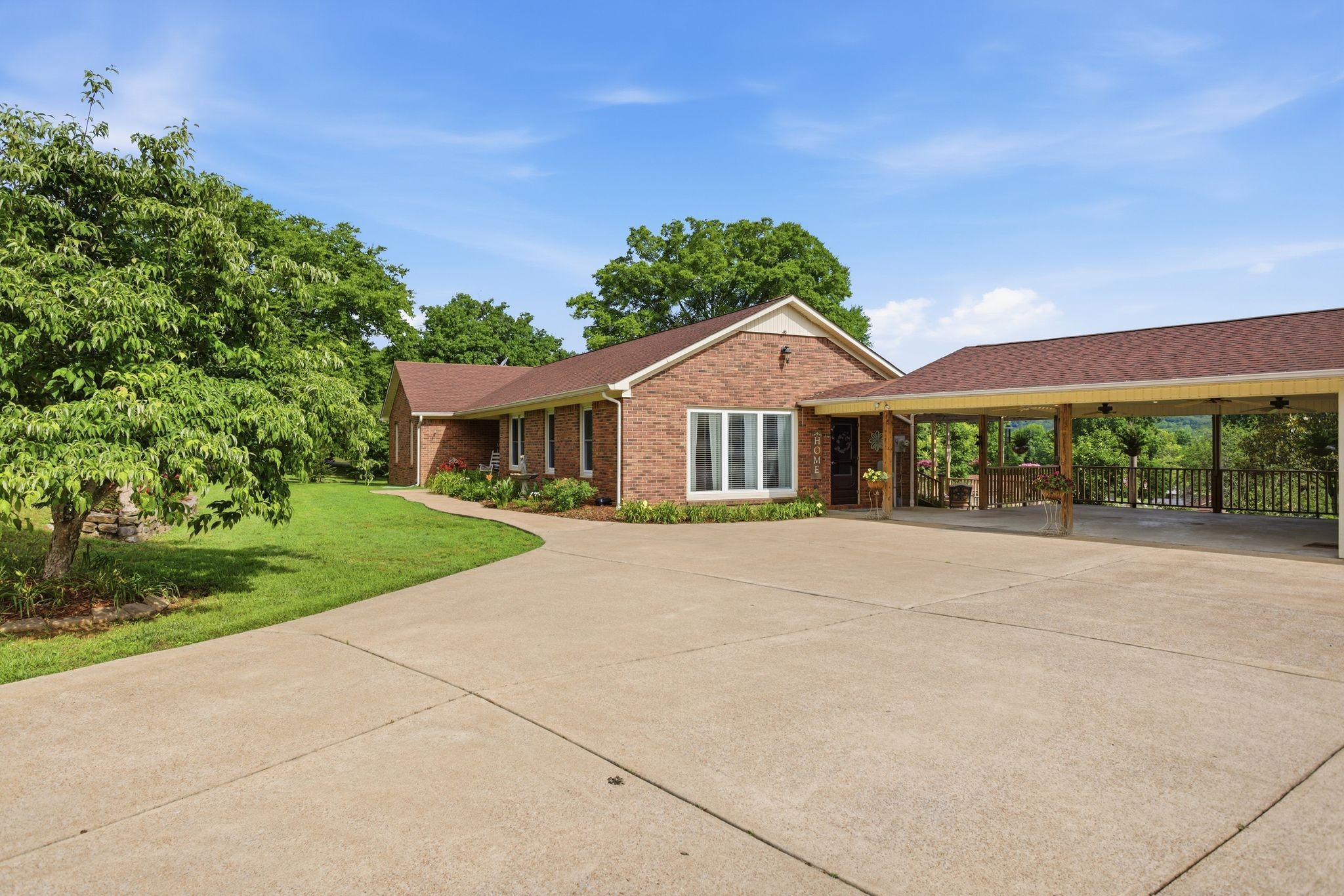 750 Mountain View Dr