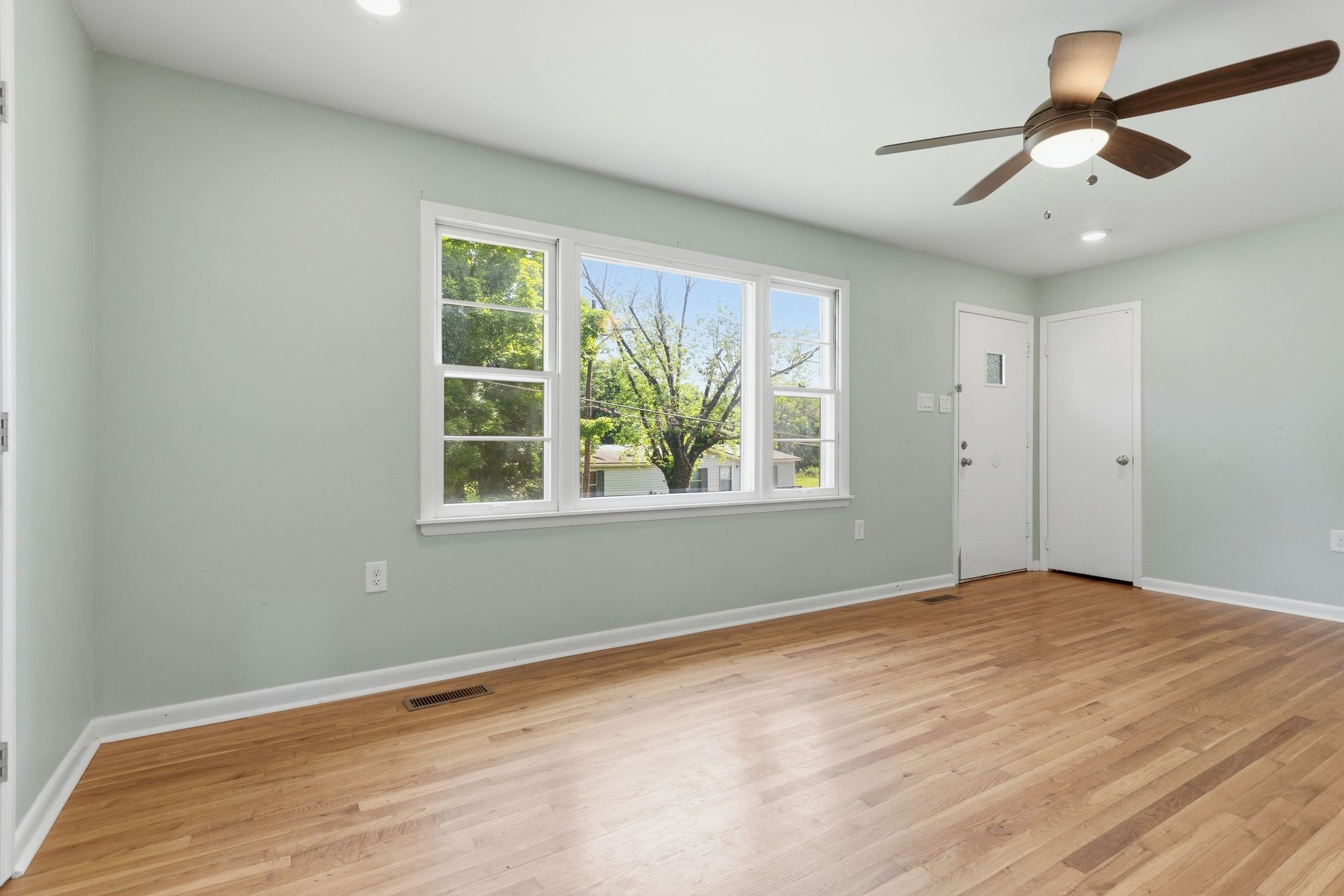 183 Gordon St Property Photo 7