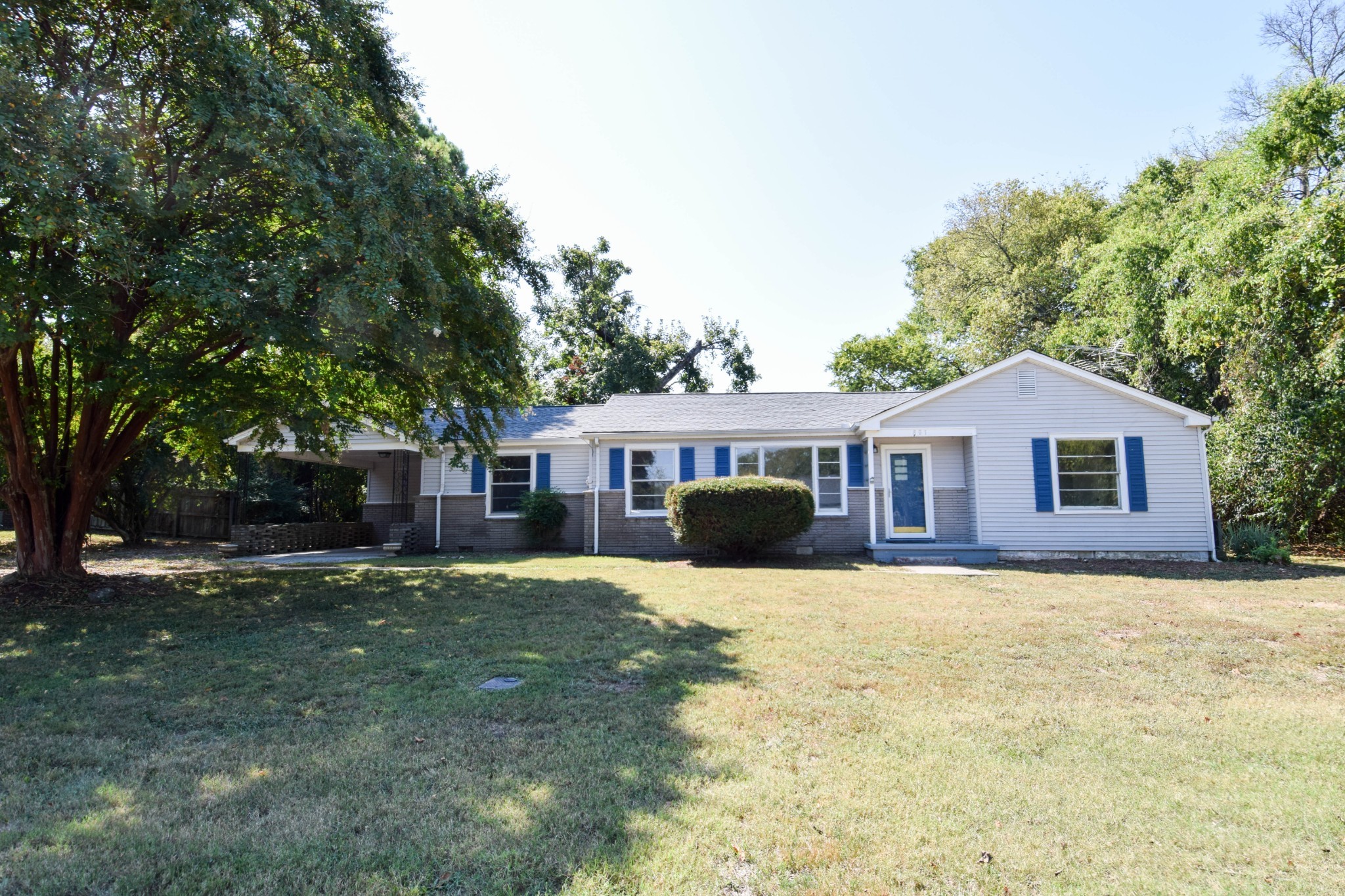 801 Hart St Property Photo 6