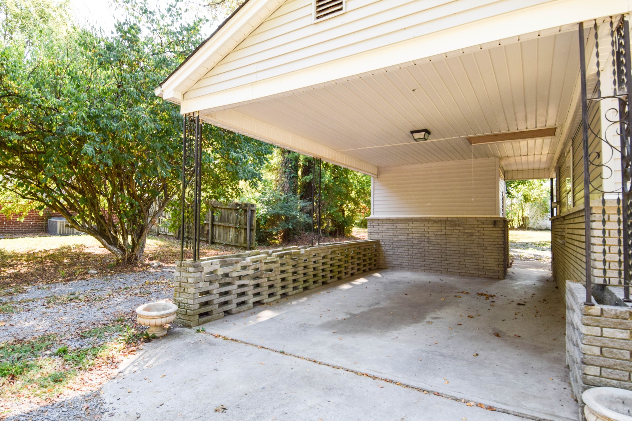 801 Hart St Property Photo 10