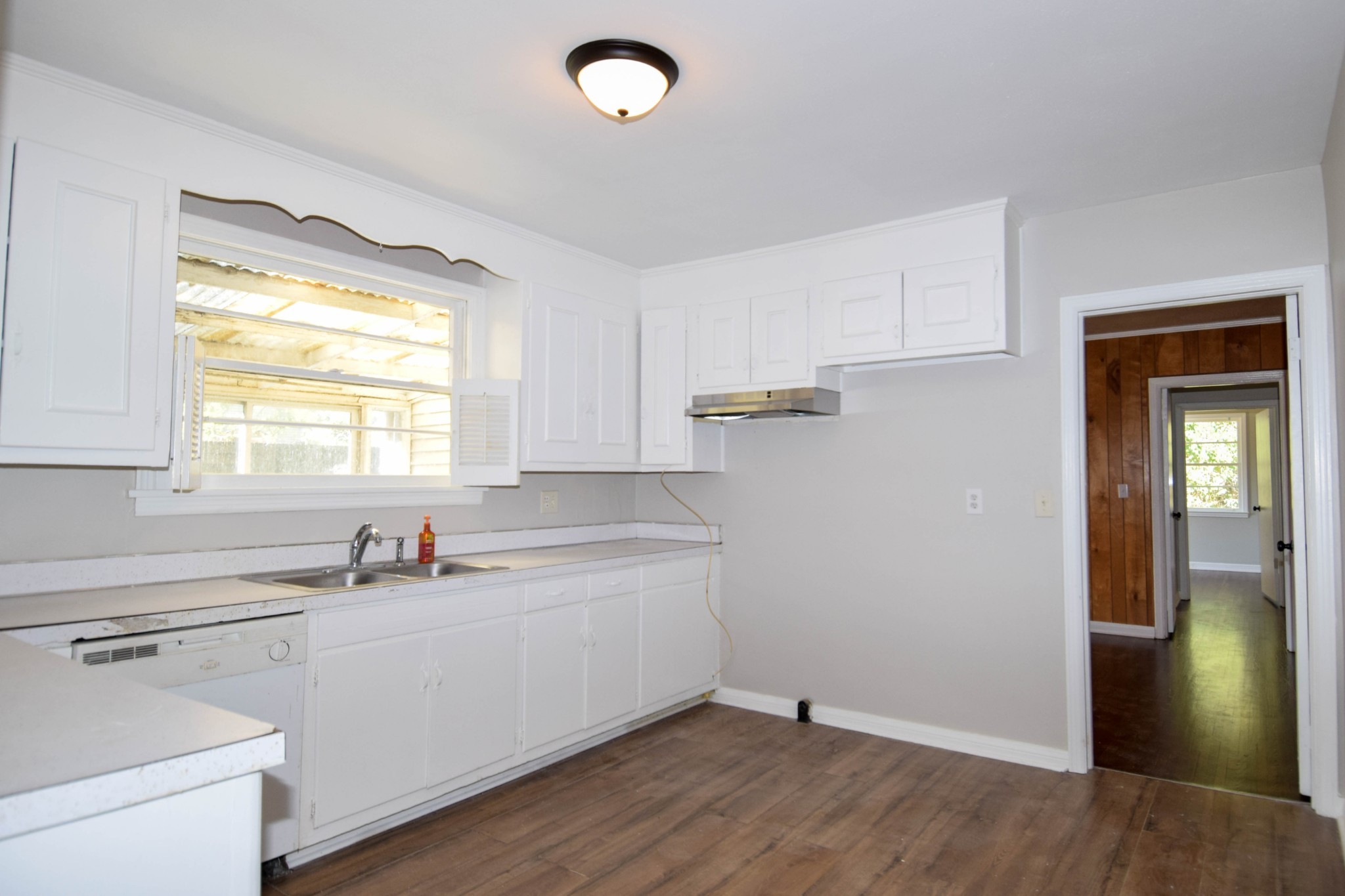 801 Hart St Property Photo 18
