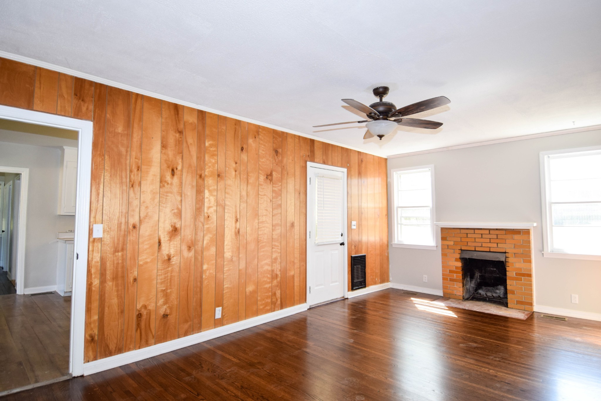 801 Hart St Property Photo 27