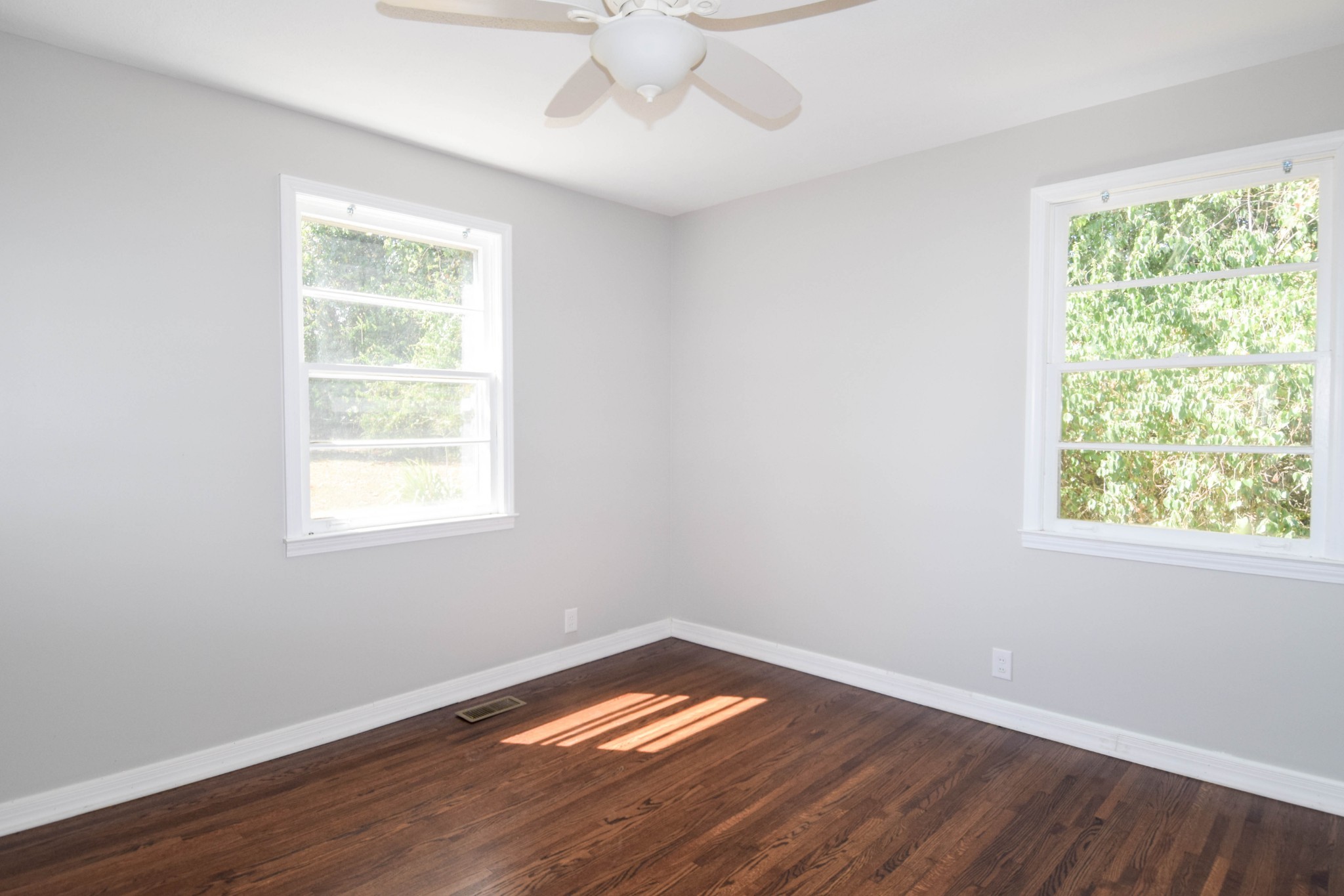 801 Hart St Property Photo 31