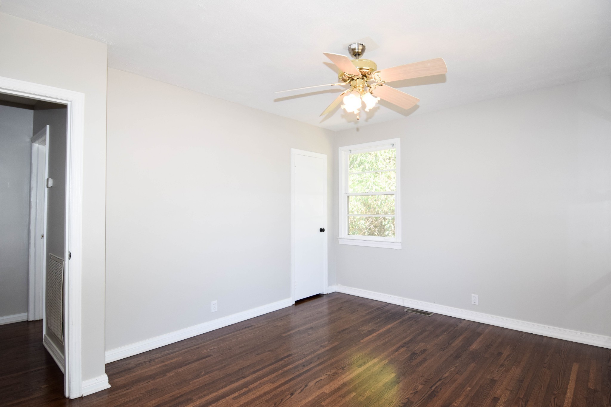 801 Hart St Property Photo 36