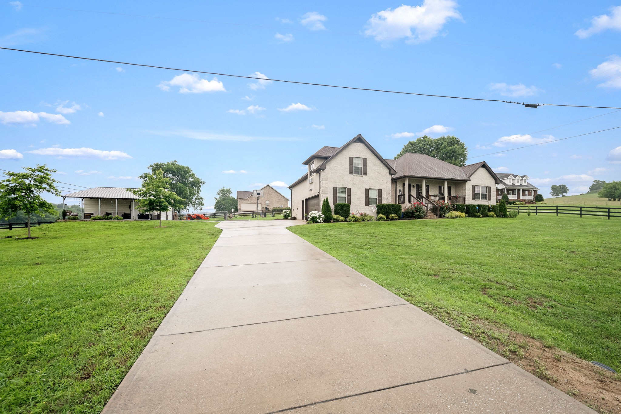 25 Bridle Path Ln Property Photo 5