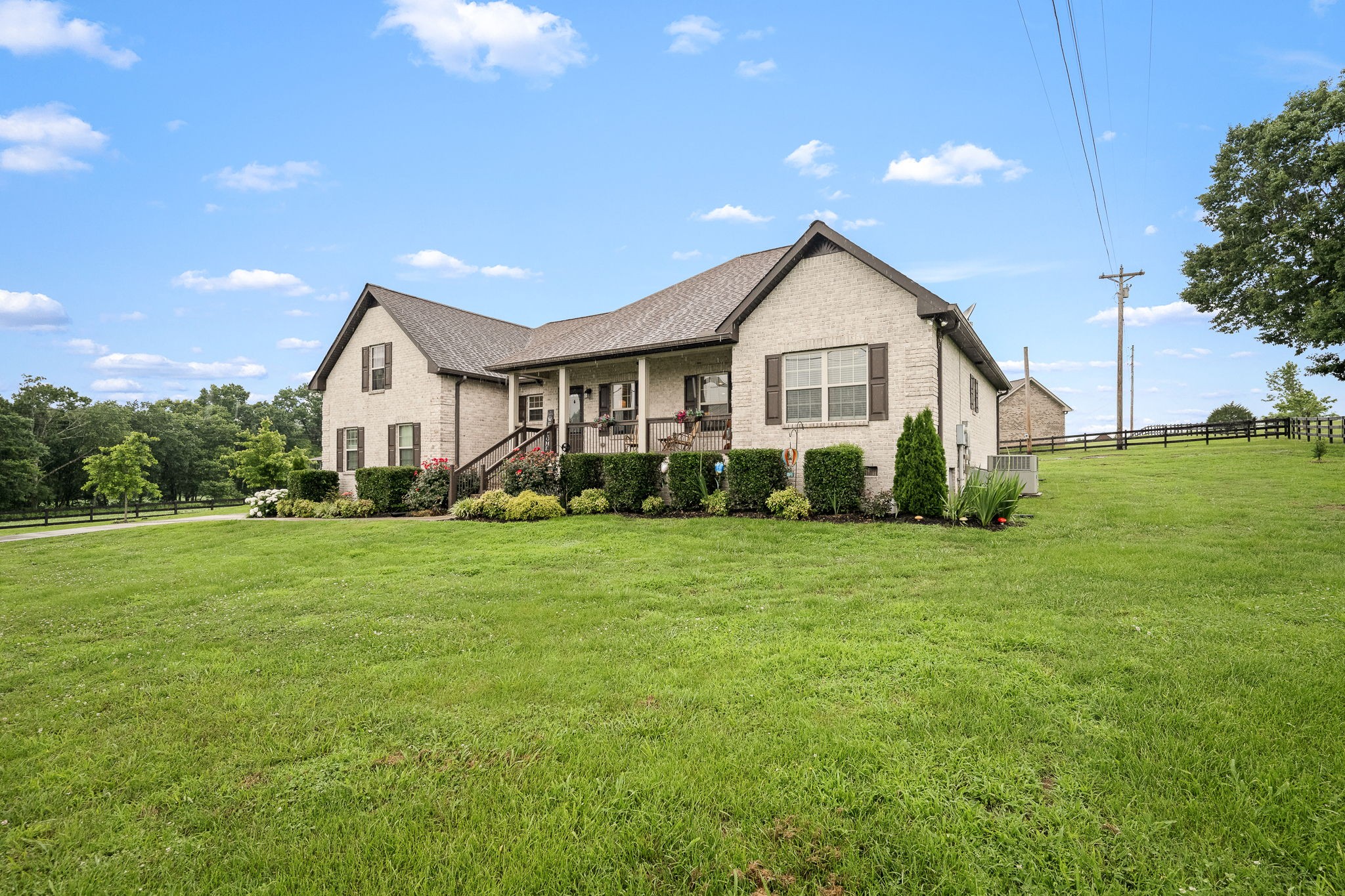 25 Bridle Path Ln Property Photo 6