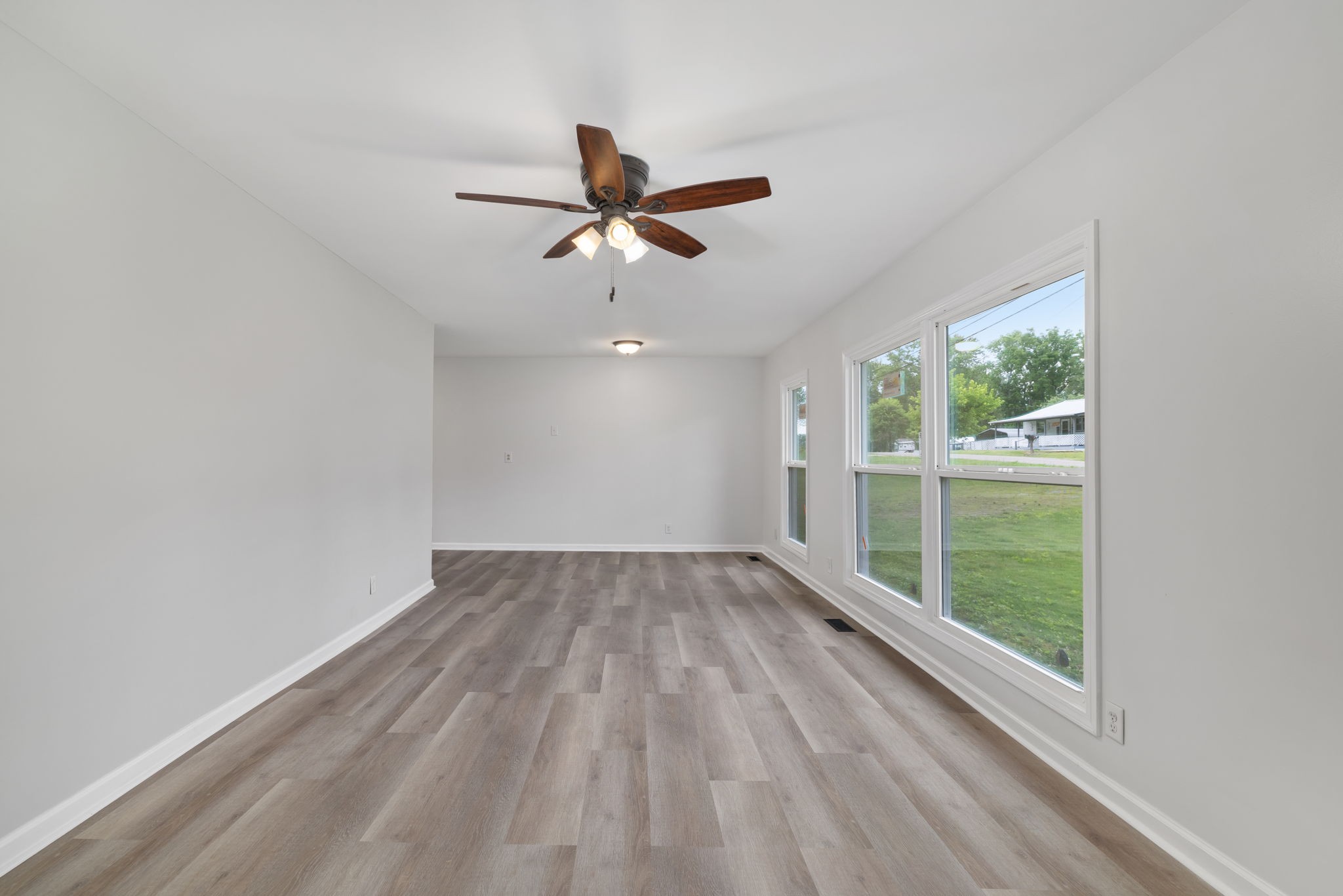 225 Vine Cir Property Photo 4