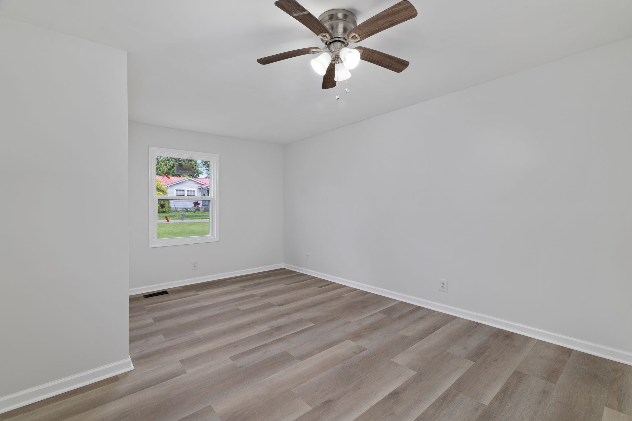 225 Vine Cir Property Photo 13