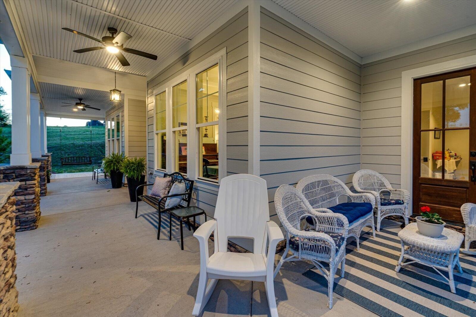 200 Waters Drive Property Photo 9