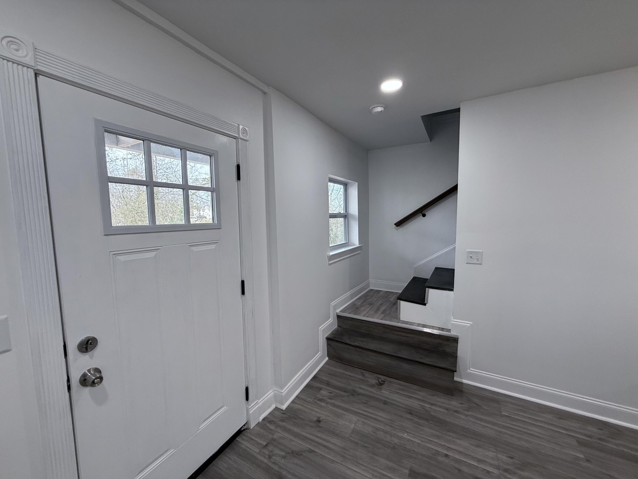 726 East Avenue Property Photo 8