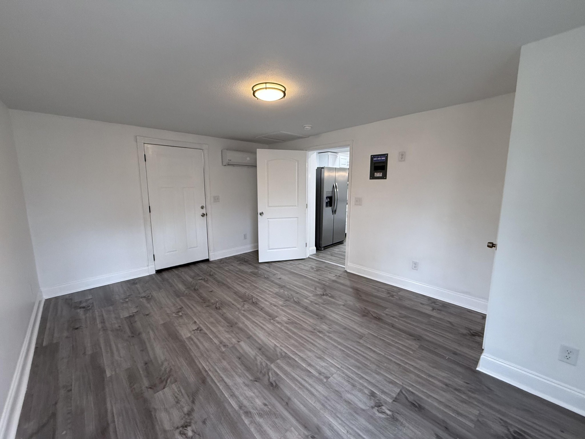 726 East Avenue Property Photo 14