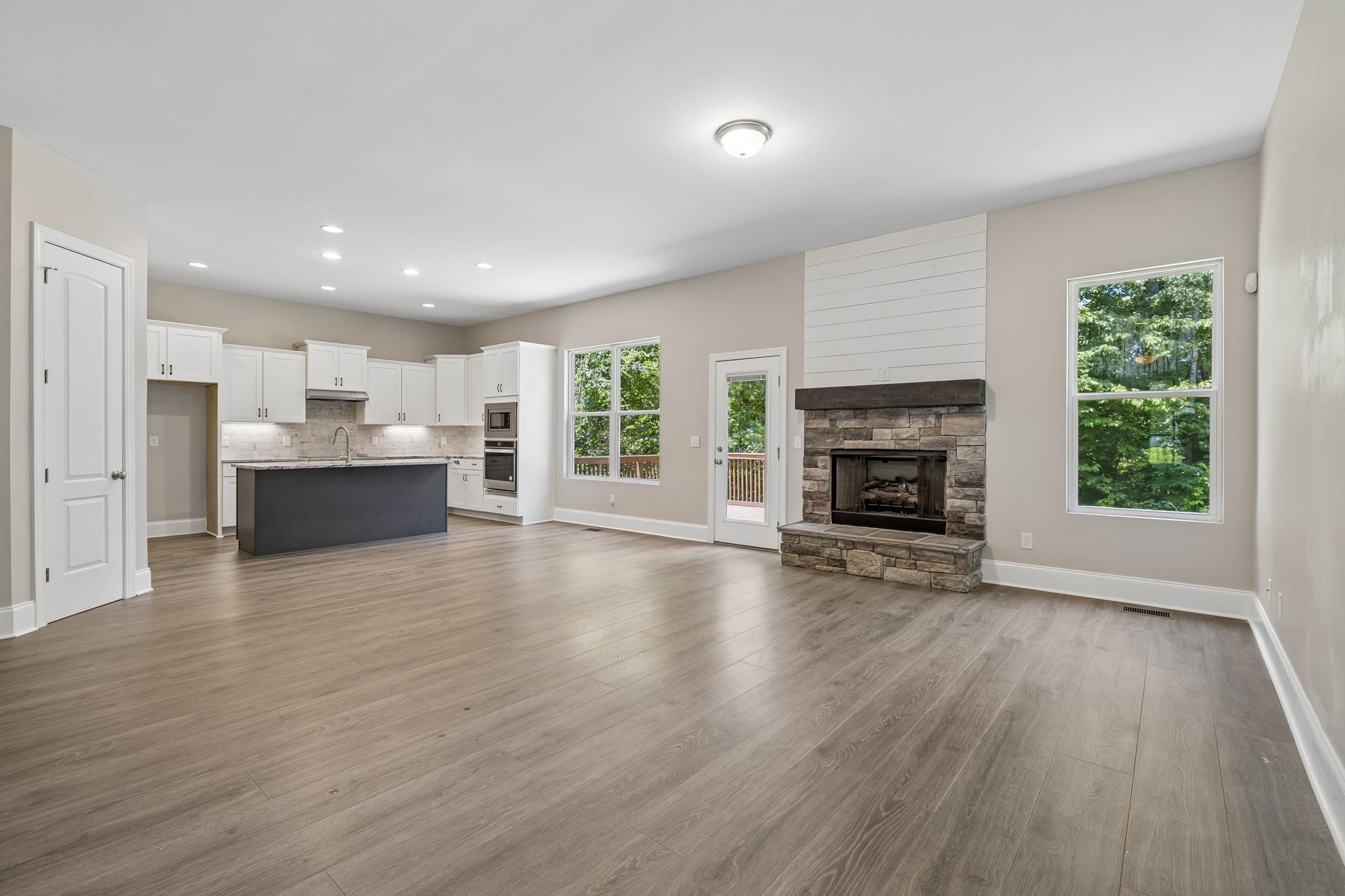 4530 General Forest Cir Property Photo 14