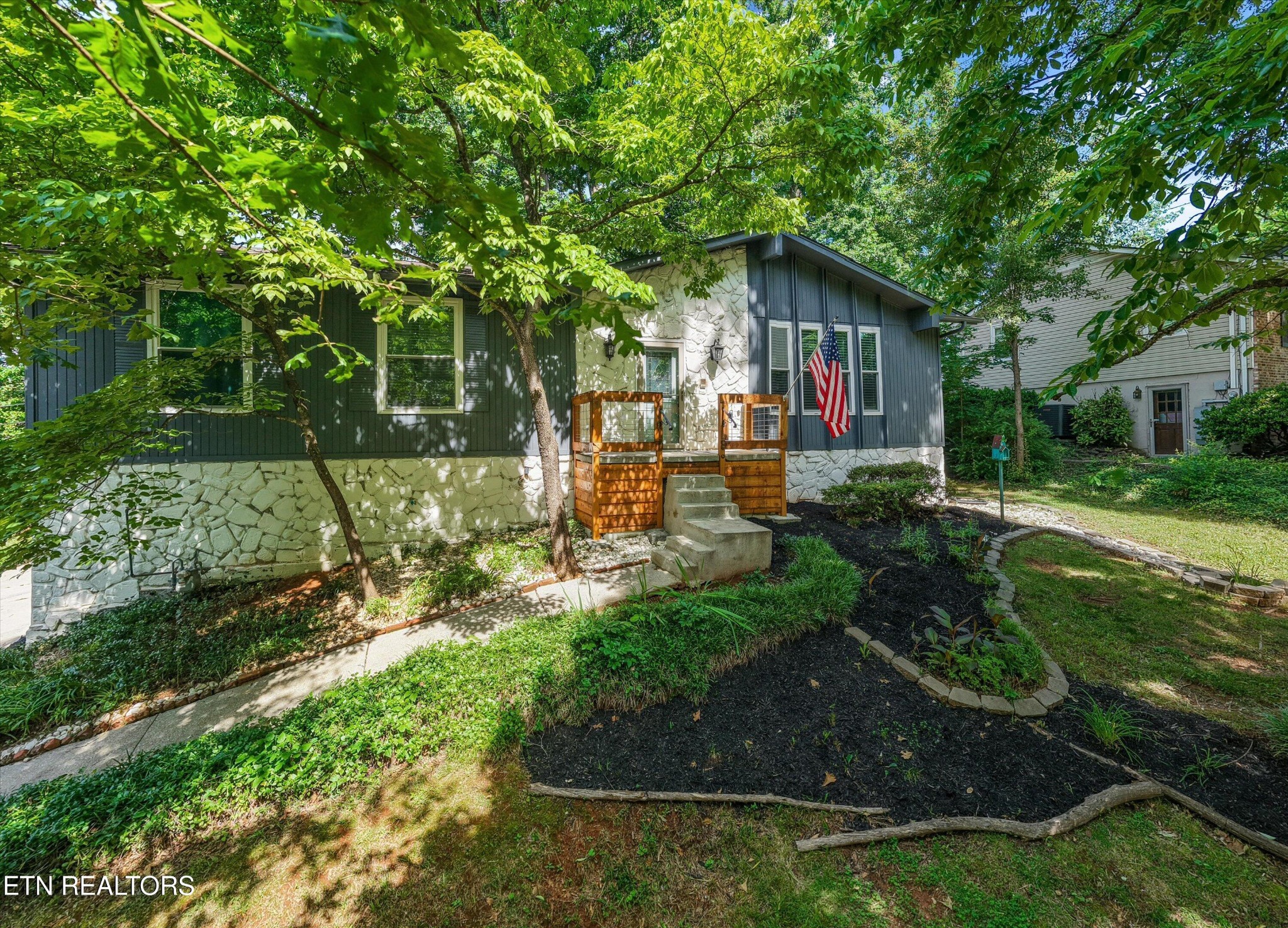 1117 Rain Tree Rd Property Photo 1