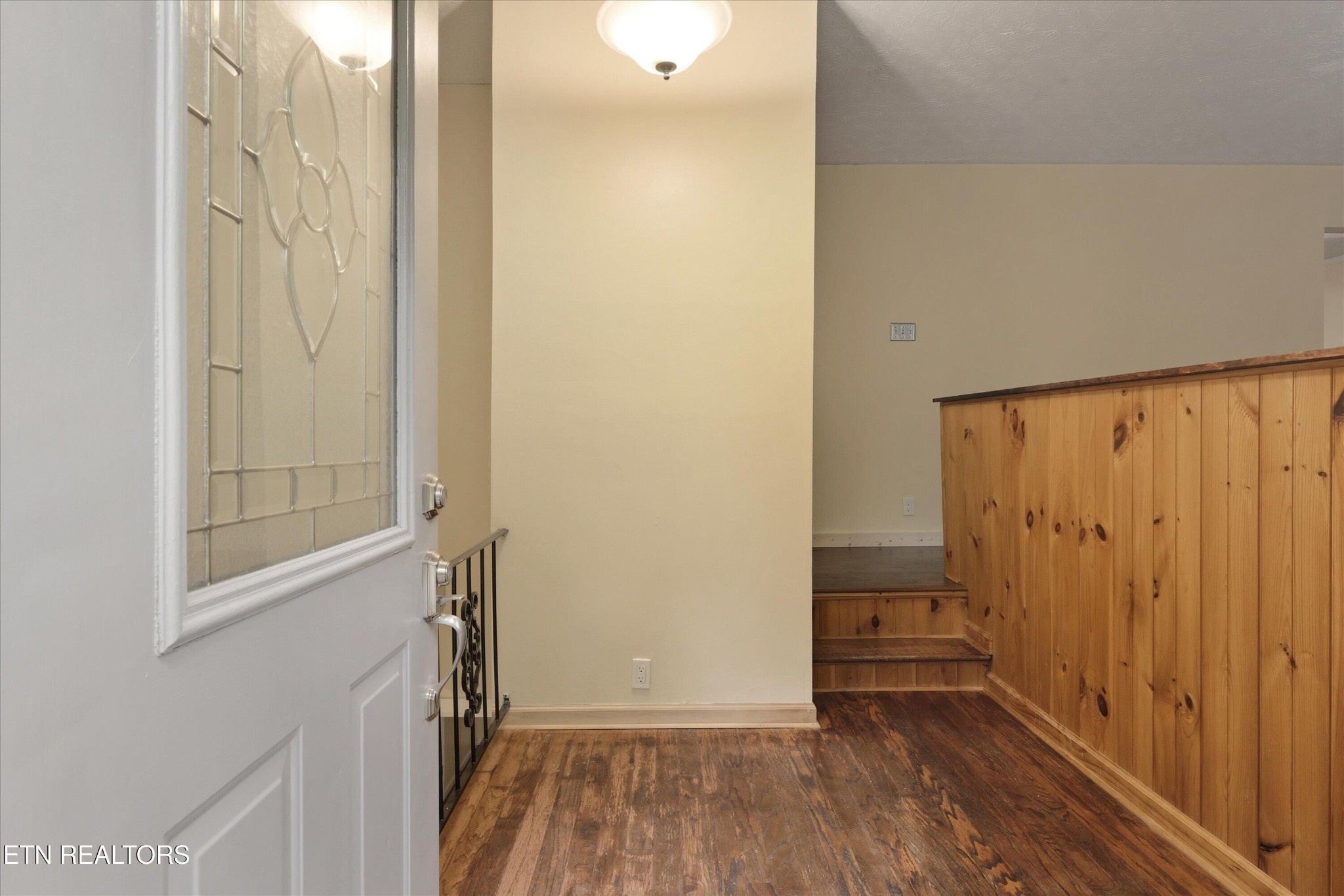 1117 Rain Tree Rd Property Photo 3