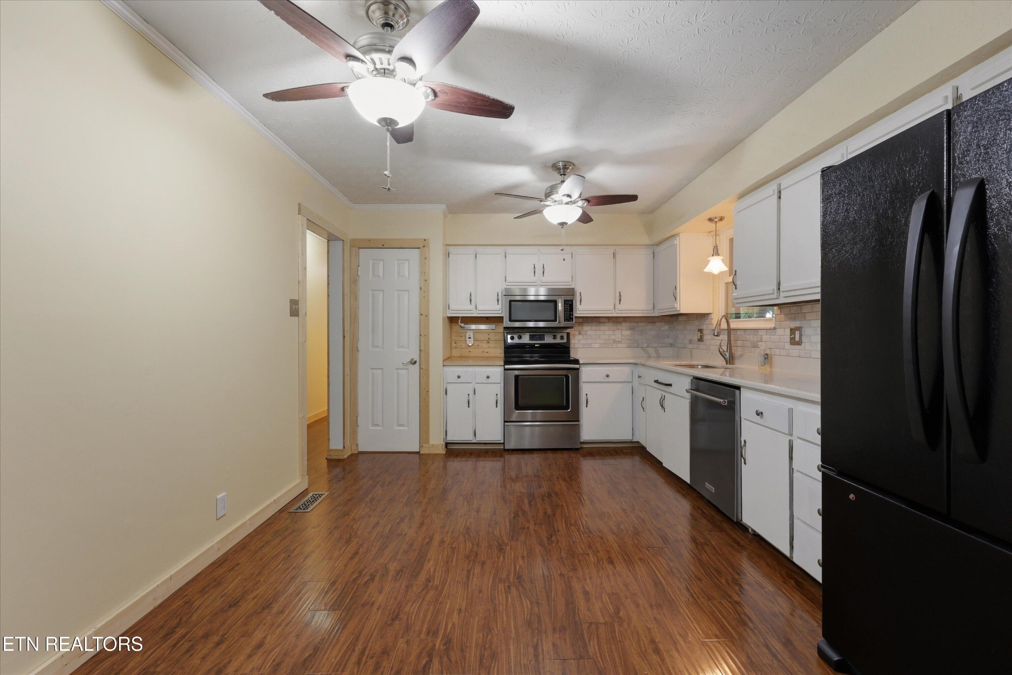 1117 Rain Tree Rd Property Photo 9